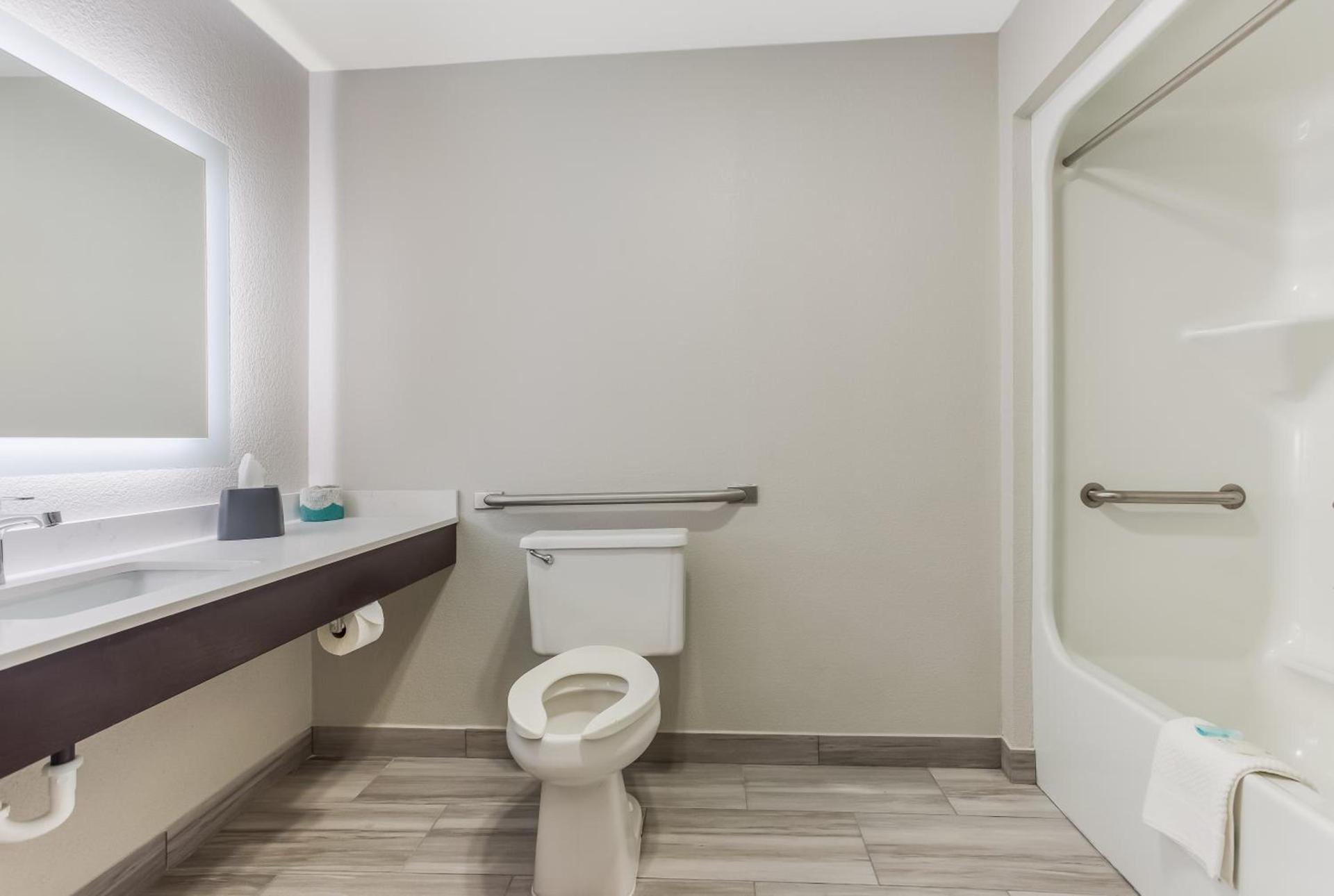 MainStay Suites Bourbonnais - Kankakee photo 6