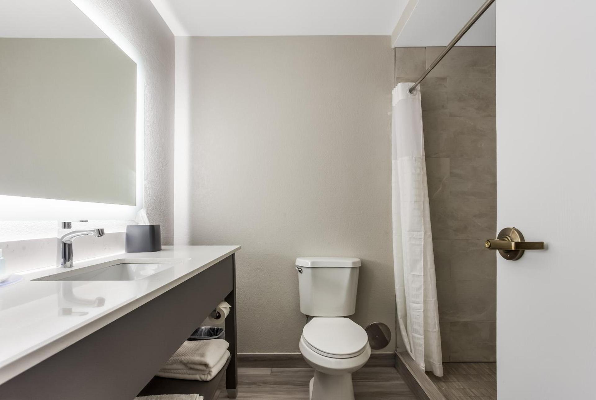 MainStay Suites Bourbonnais - Kankakee photo 10