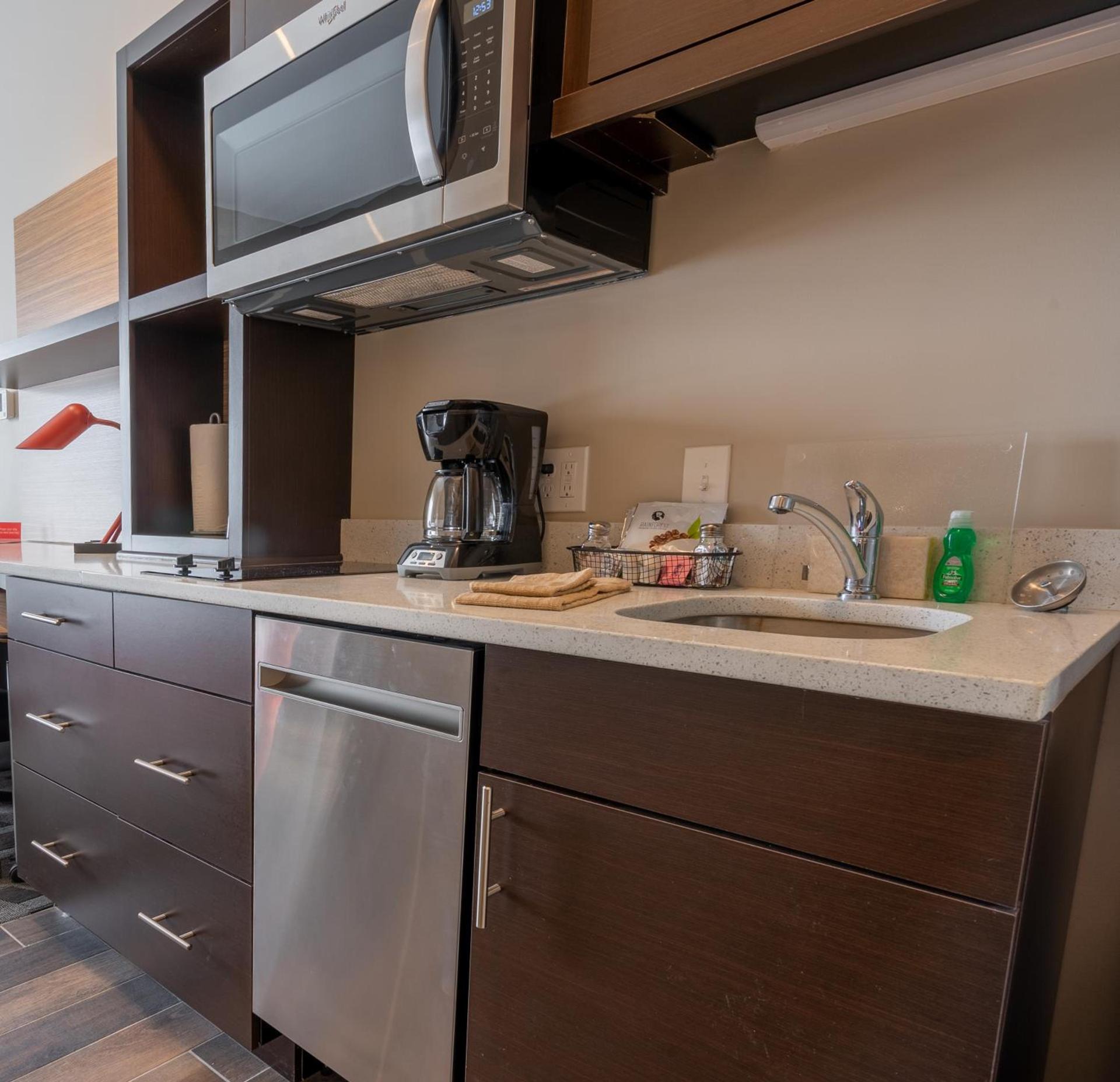 TownePlace Suites by Marriott Clinton photo 9