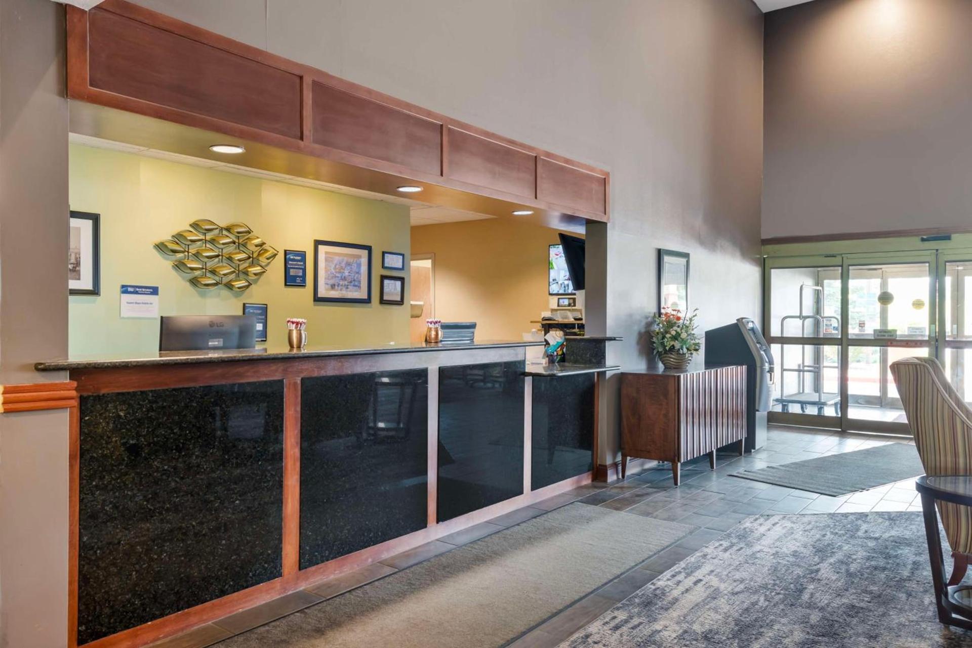 Best Western Plus Eau Claire Conference Center photo 13