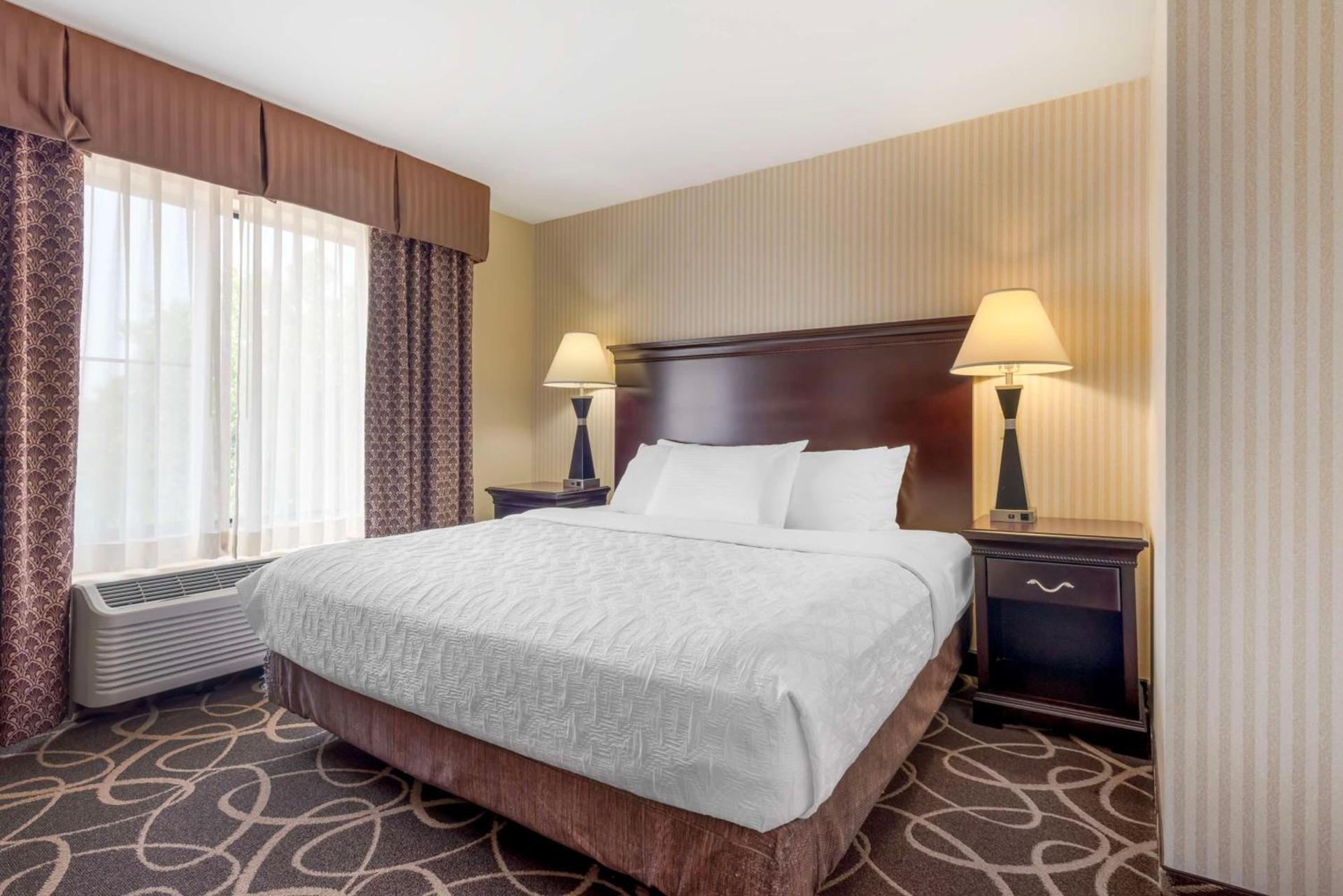 Best Western Plus Eau Claire Conference Center photo 31