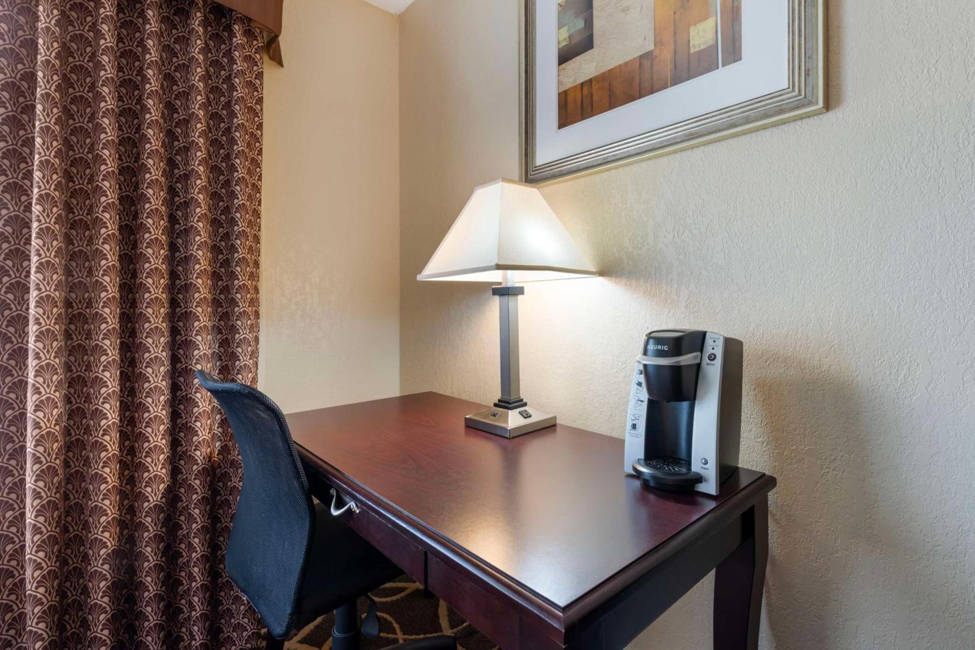 Best Western Plus Eau Claire Conference Center photo 27