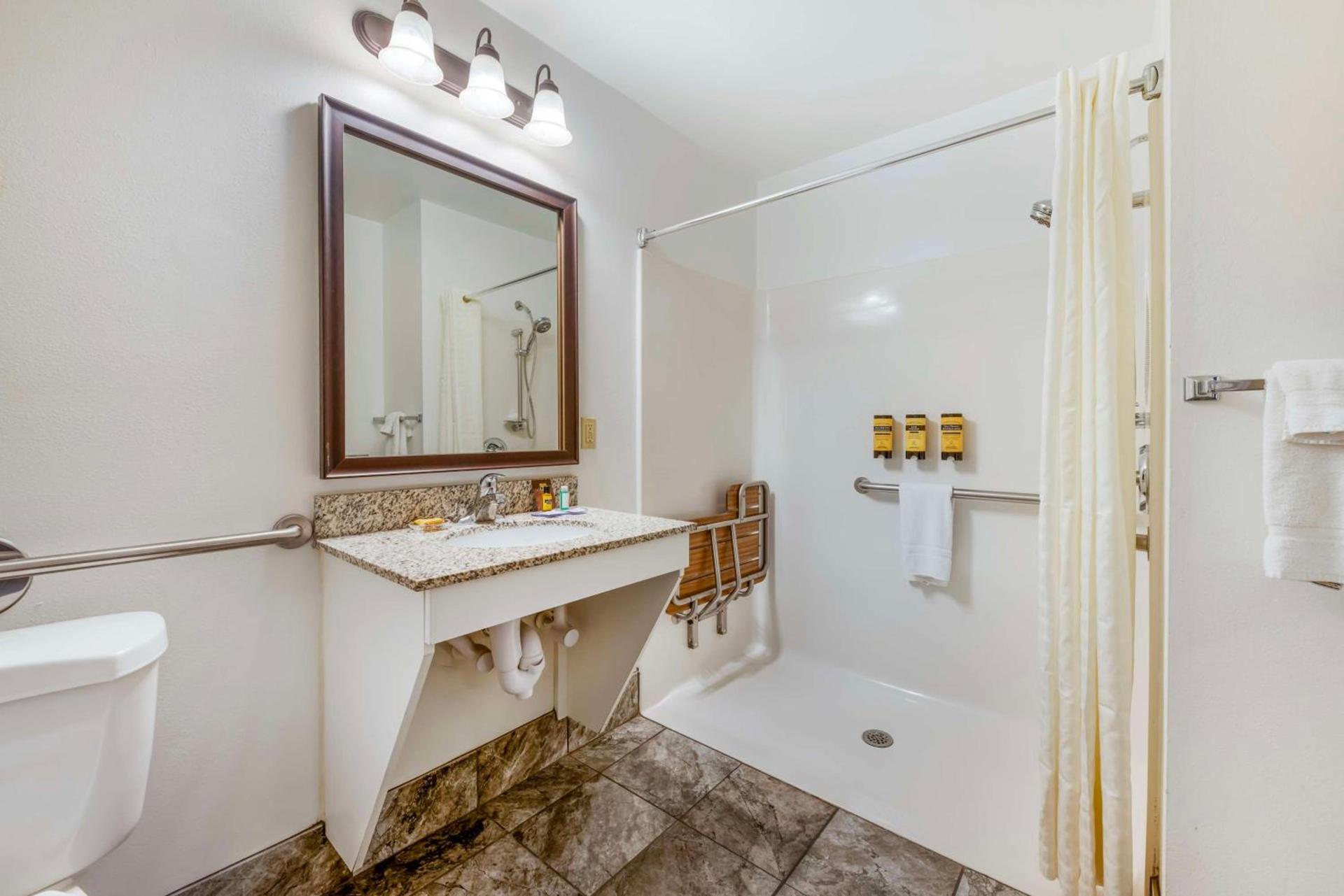 Best Western Plus Eau Claire Conference Center photo 33