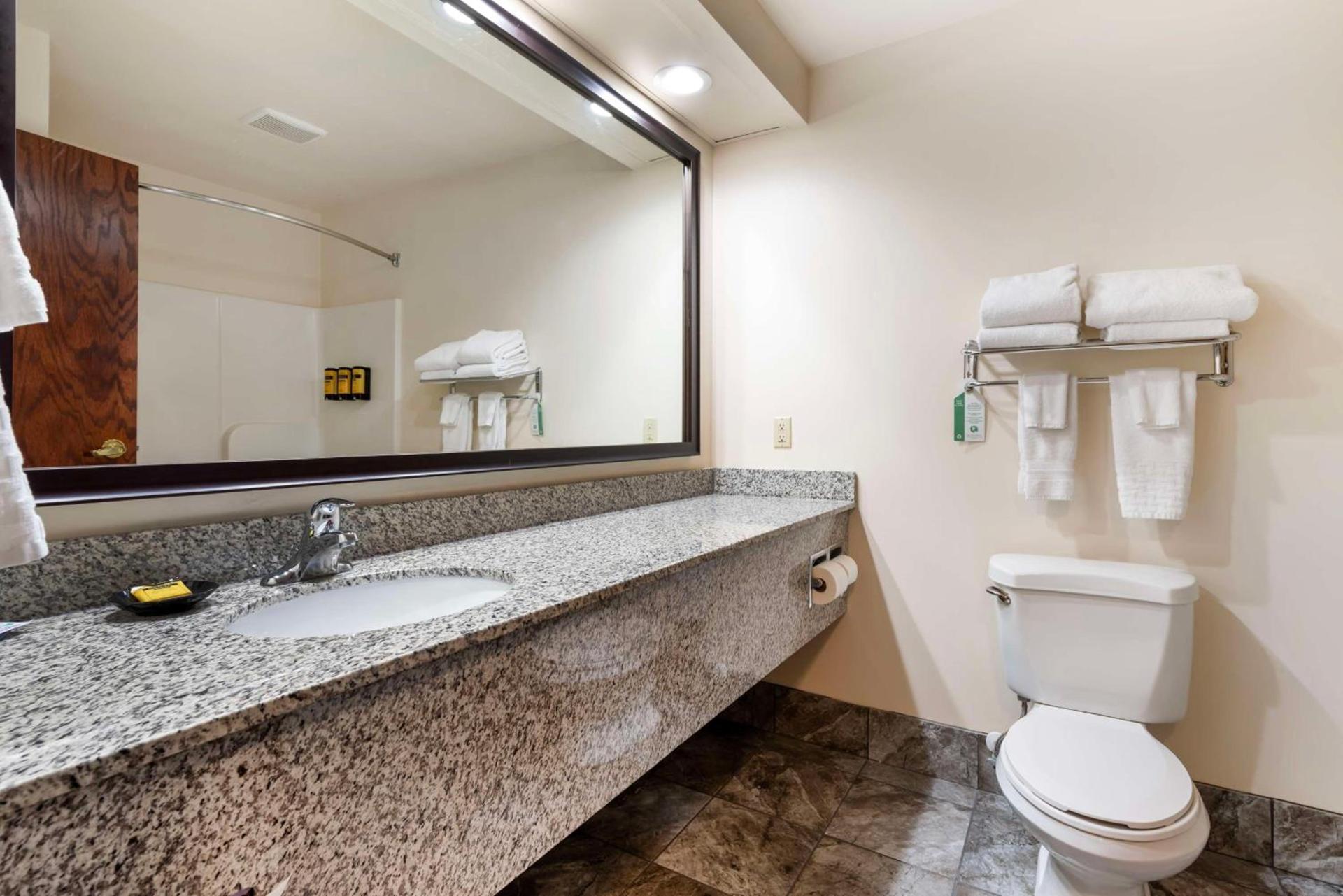 Best Western Plus Eau Claire Conference Center photo 28