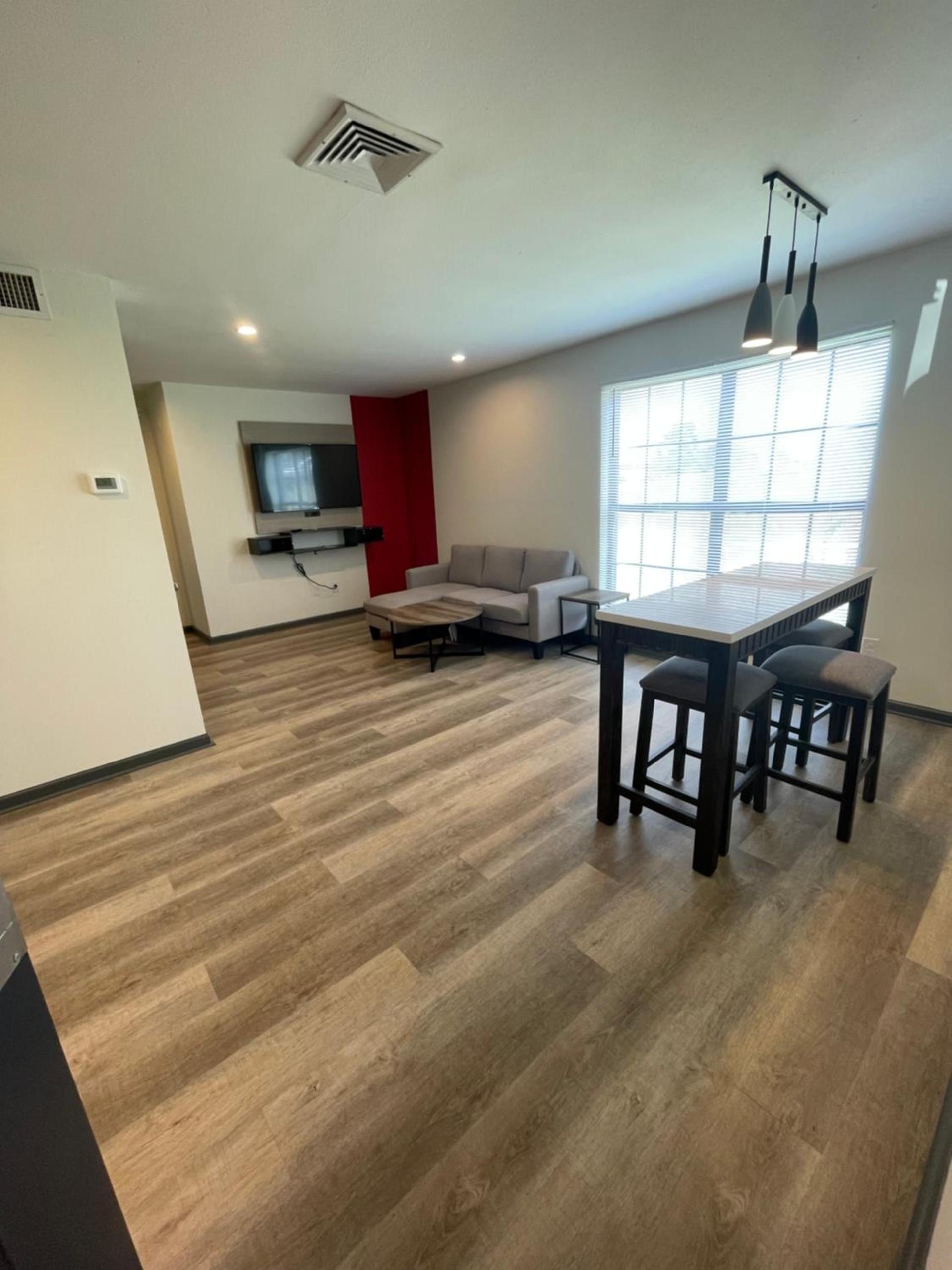 Ramada by Wyndham Studio Suites Dothan photo 36