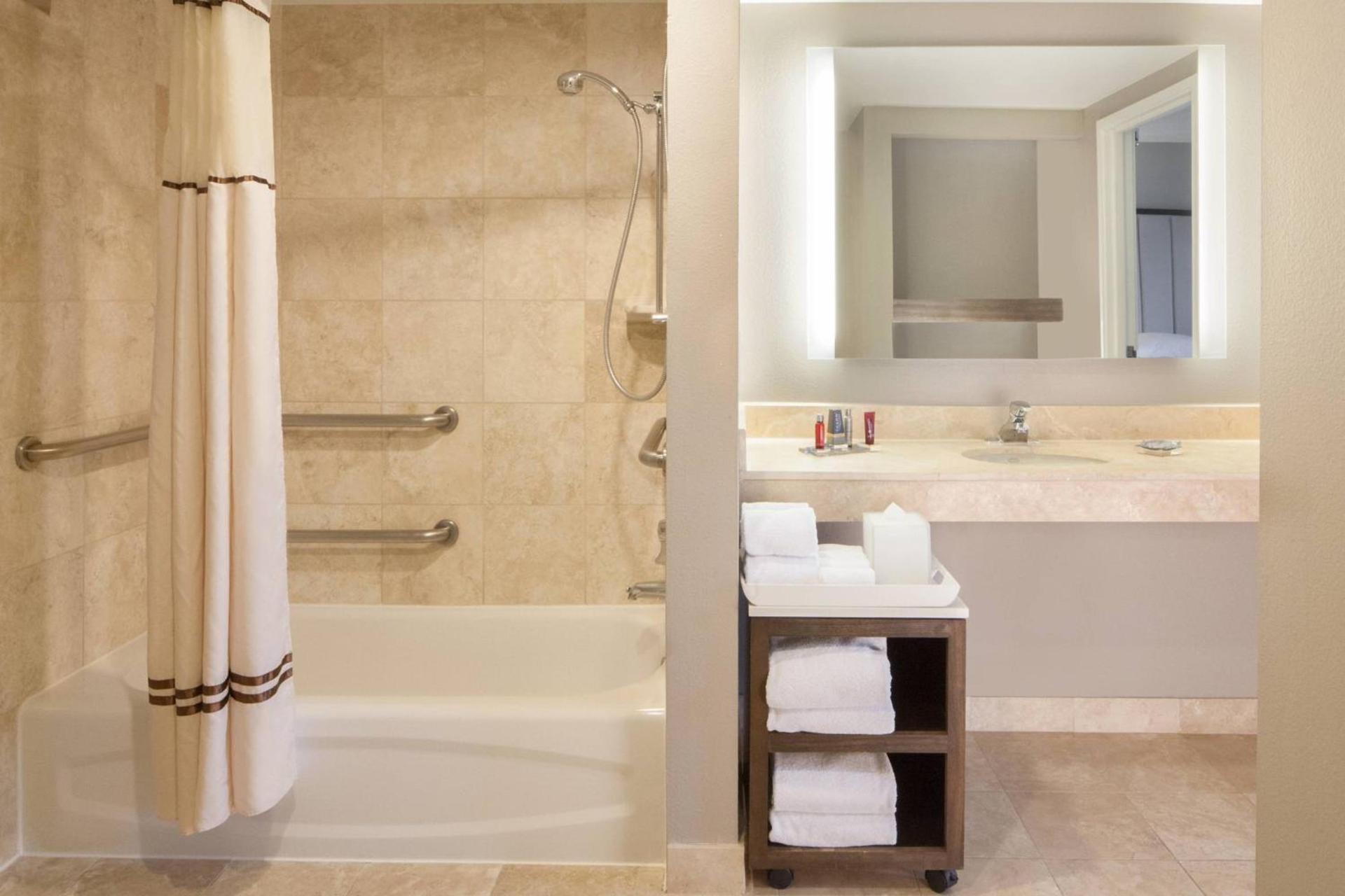Dallas Marriott Suites Medical/Market Center photo 35
