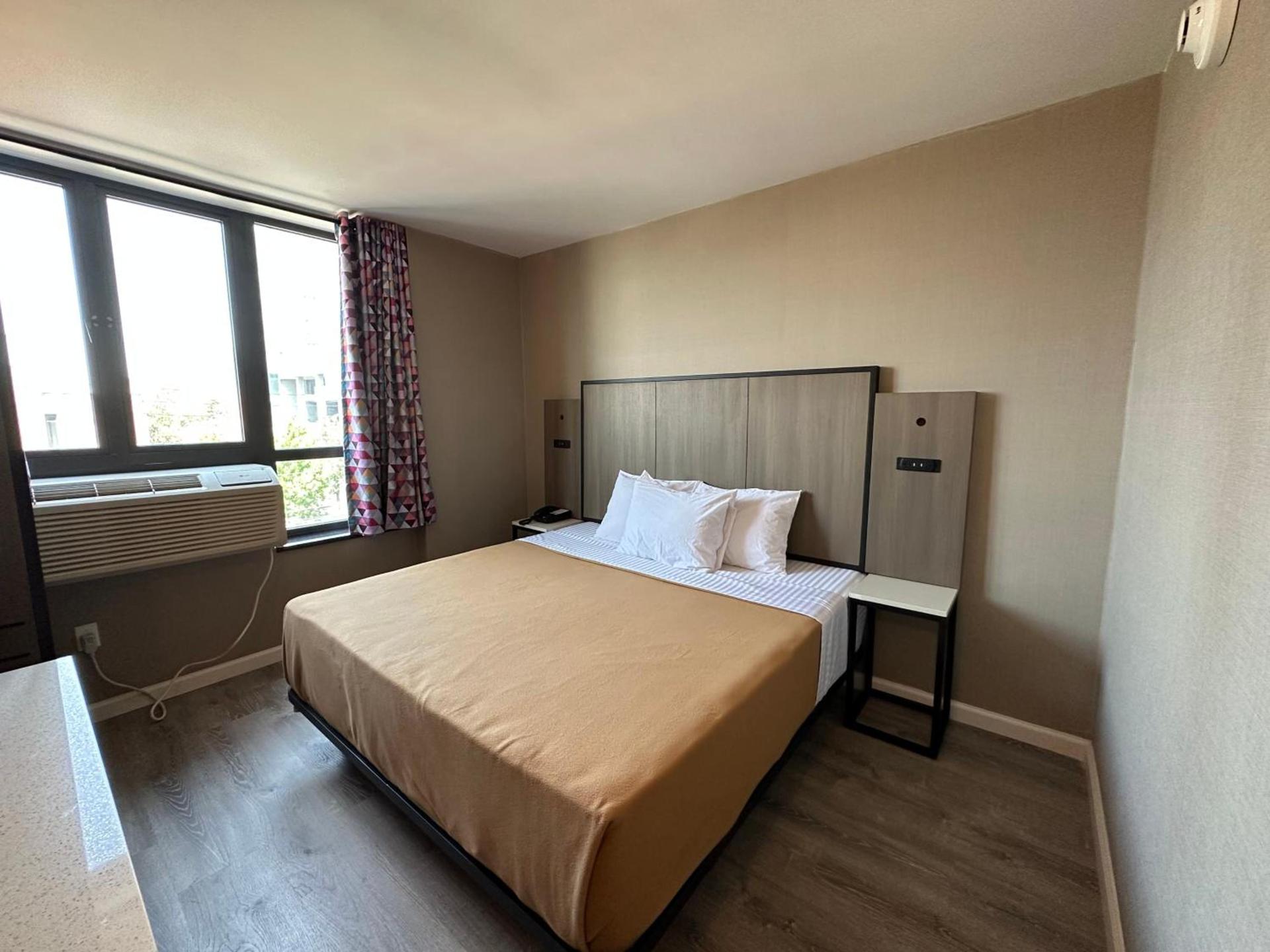 Regal Inn & Suites New York LaGuardia Hotel photo 21