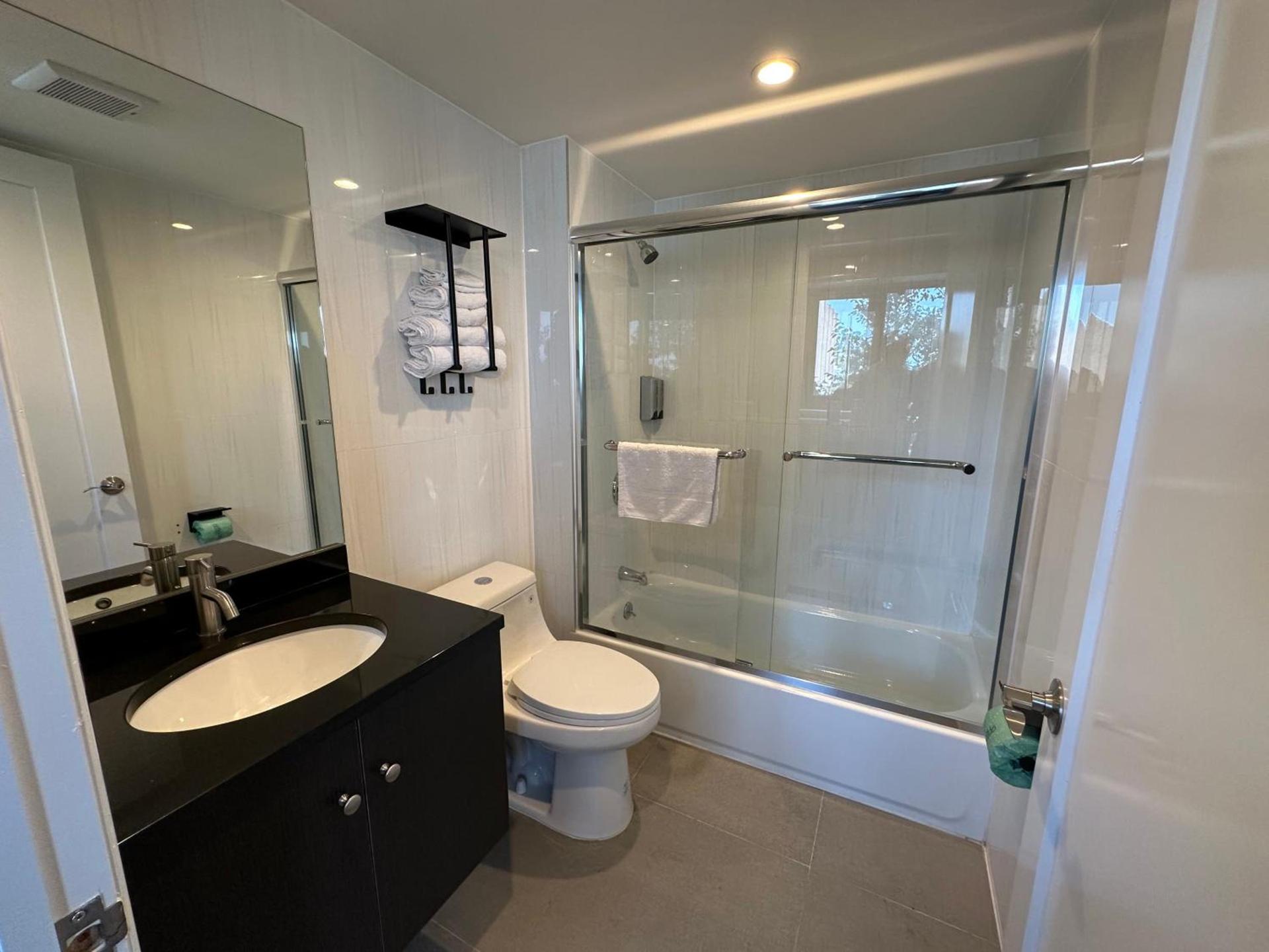 Regal Inn & Suites New York LaGuardia Hotel photo 25