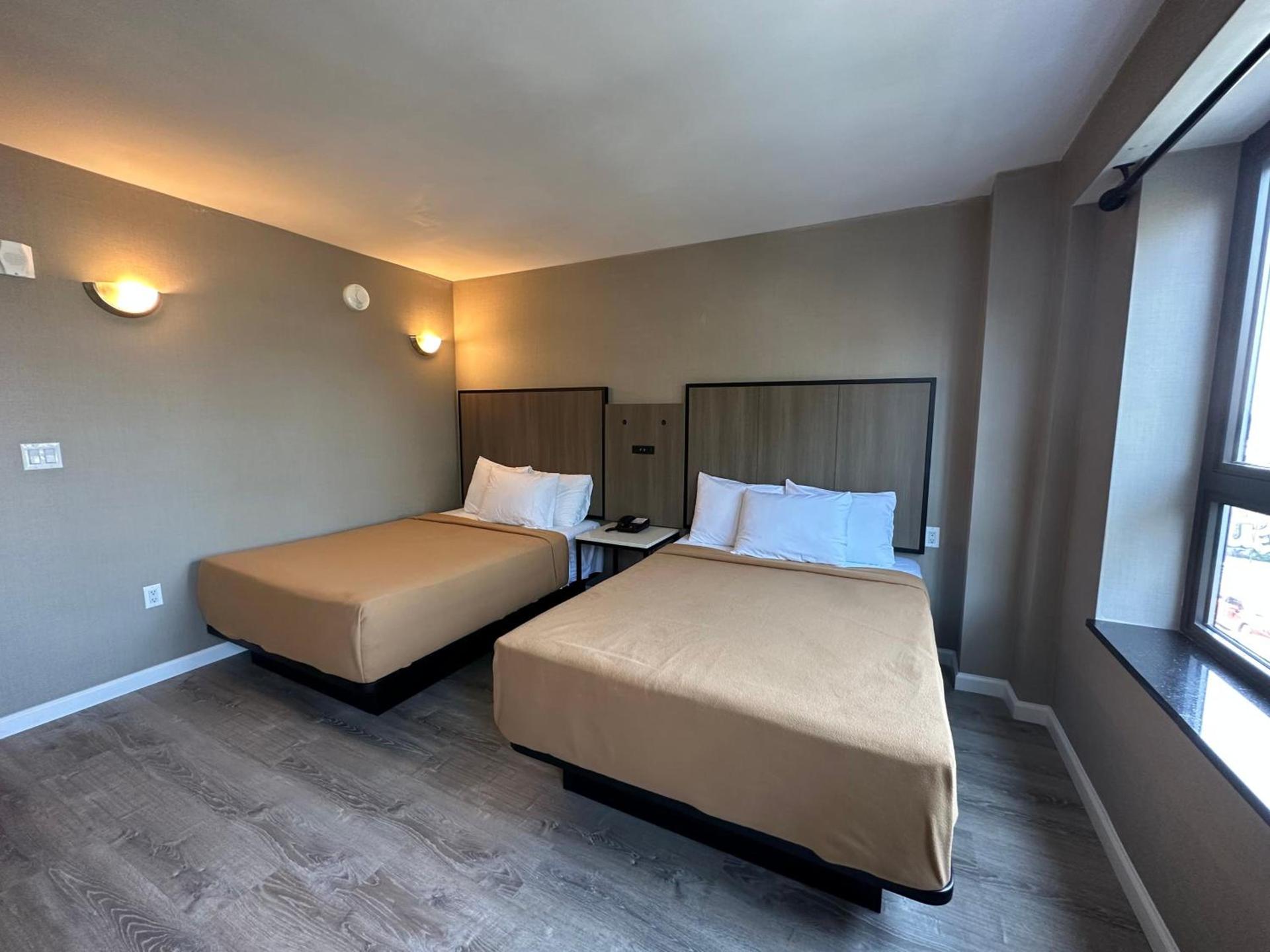 Regal Inn & Suites New York LaGuardia Hotel photo 2