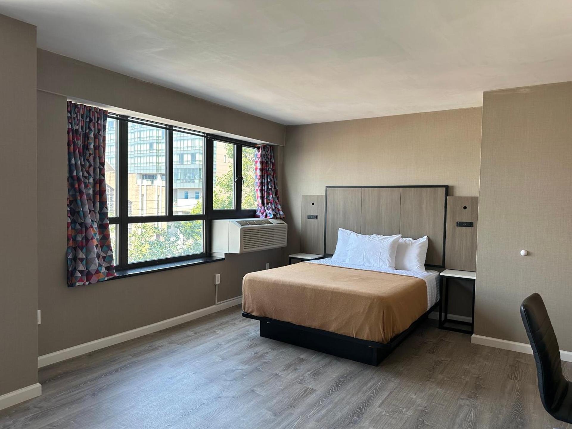 Regal Inn & Suites New York LaGuardia Hotel photo 8