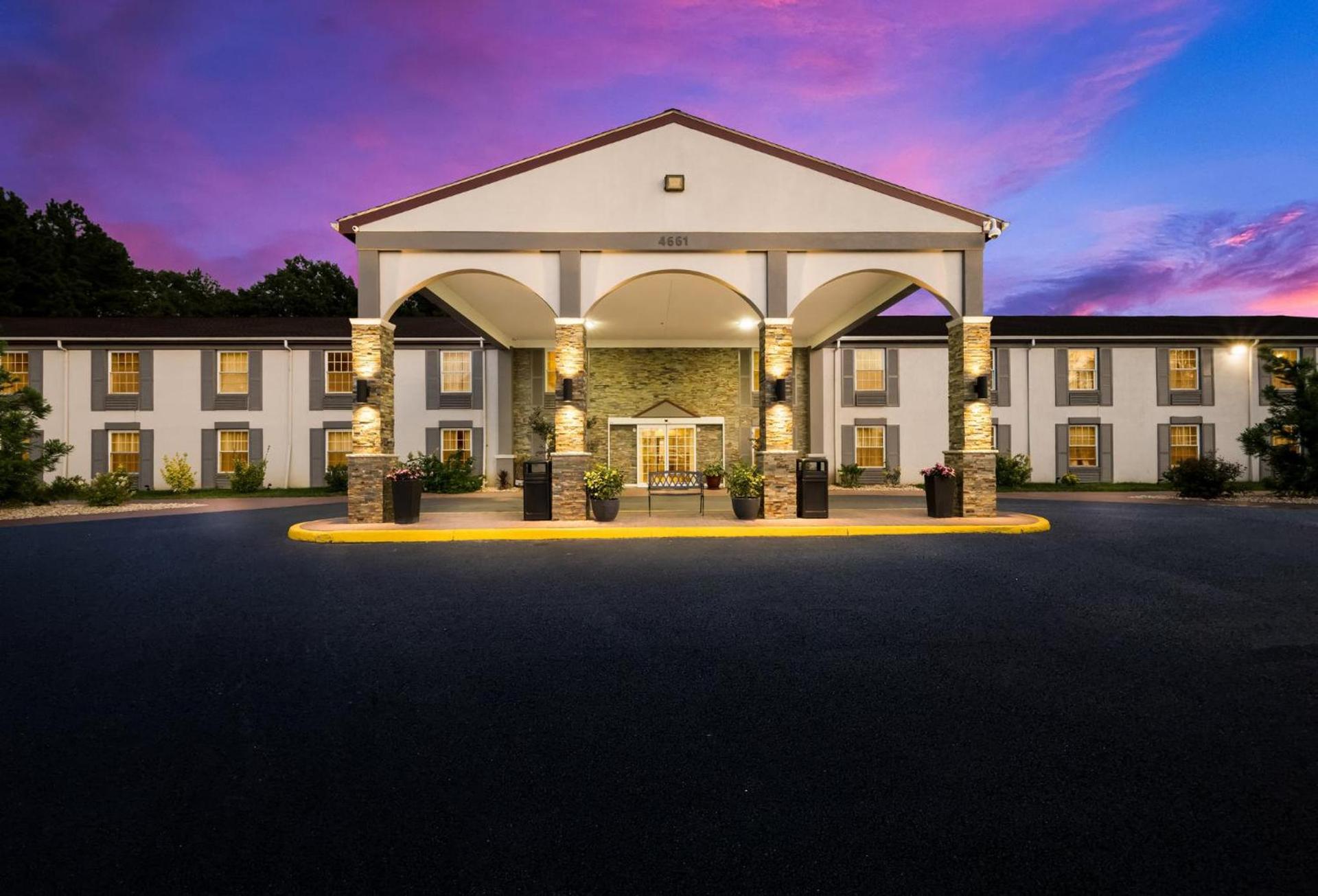 Red Roof Inn Dahlgren - Naval Base photo 1