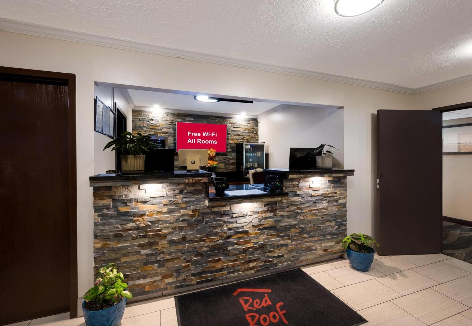 Red Roof Inn Dahlgren - Naval Base photo 12