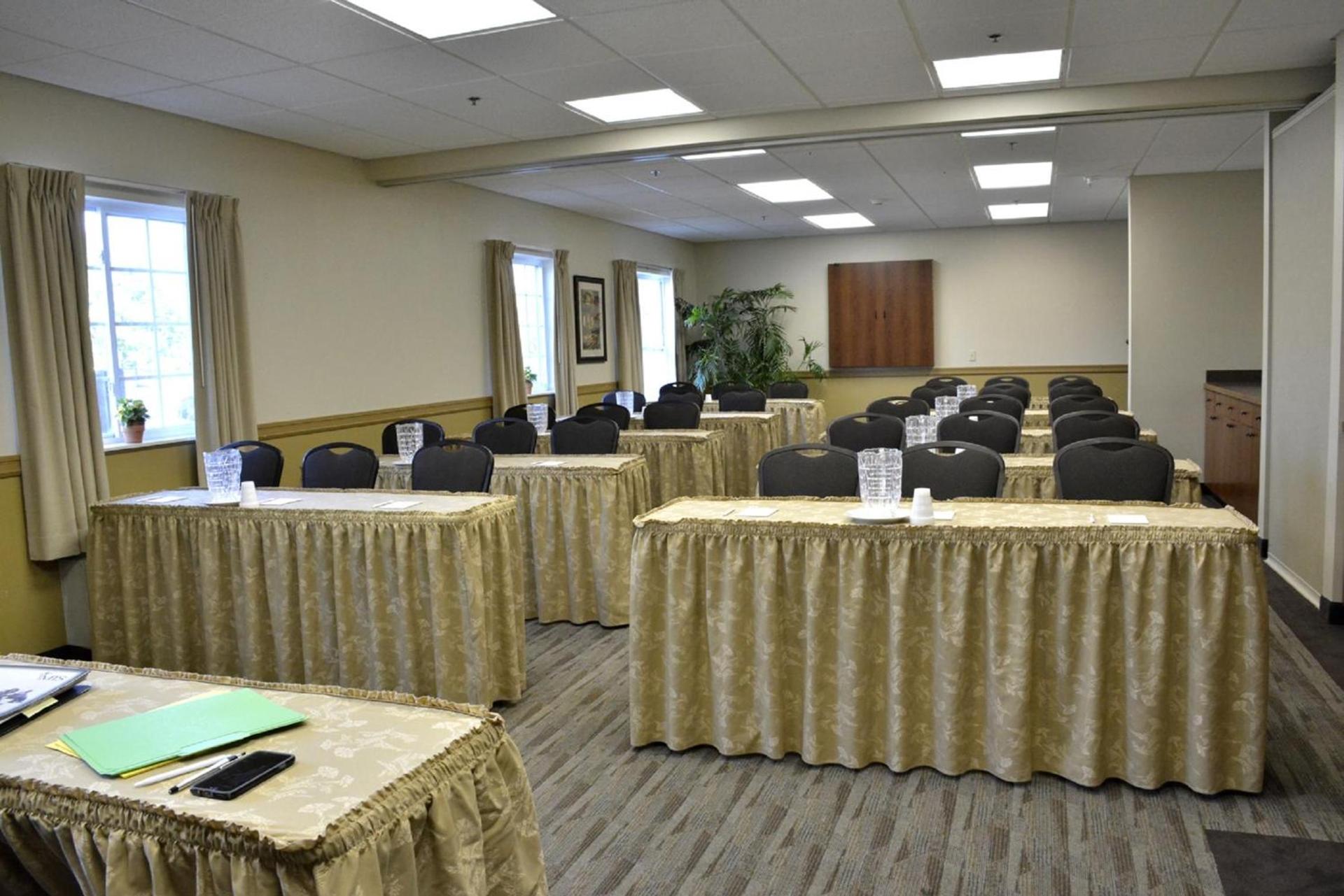 Cresthill Suites Syracuse photo 22