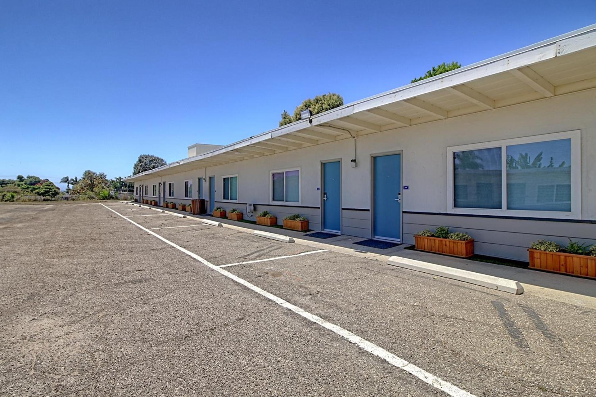 White Caps Motel photo 4