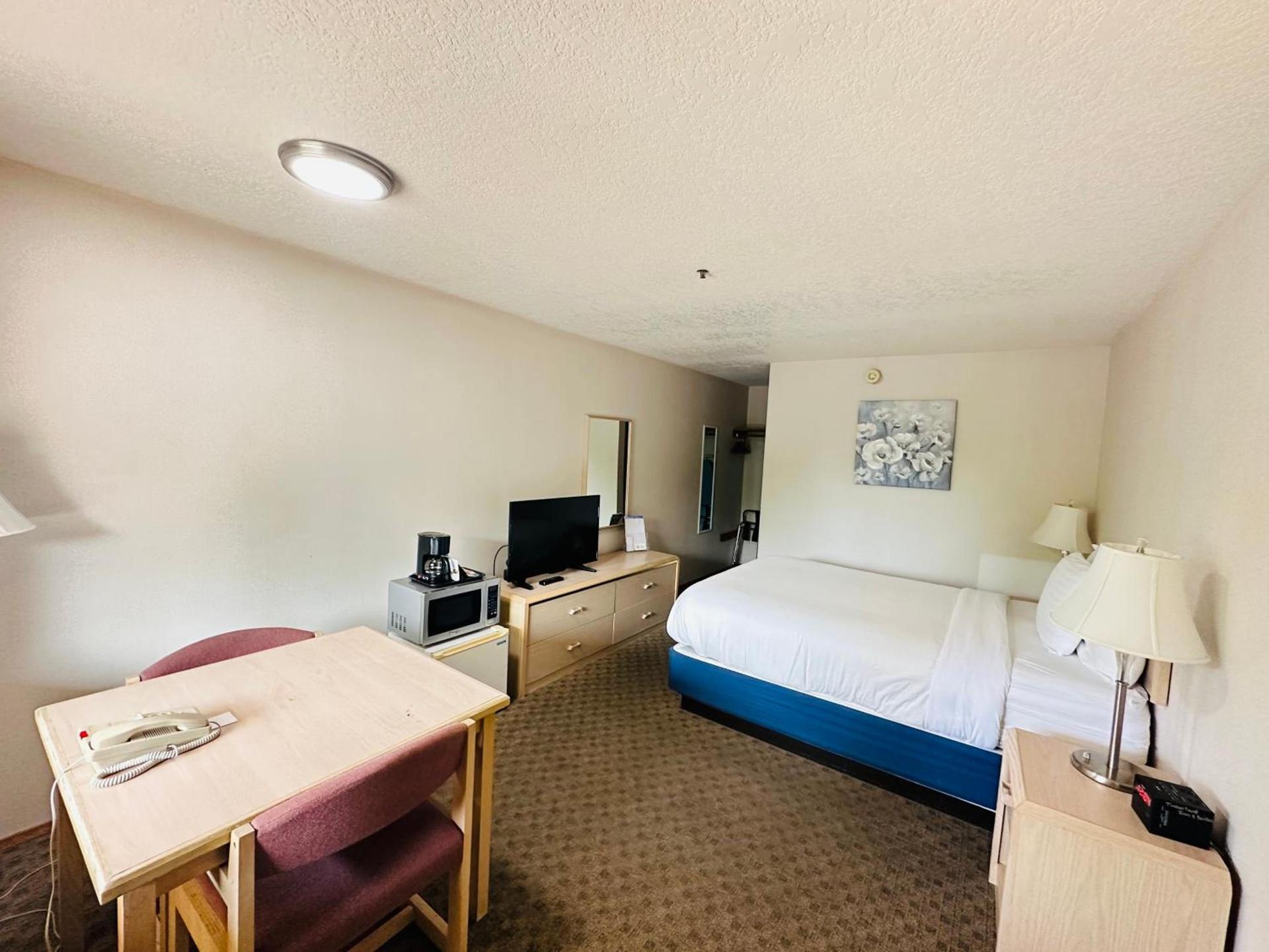Timberland Inn & Suites photo 19