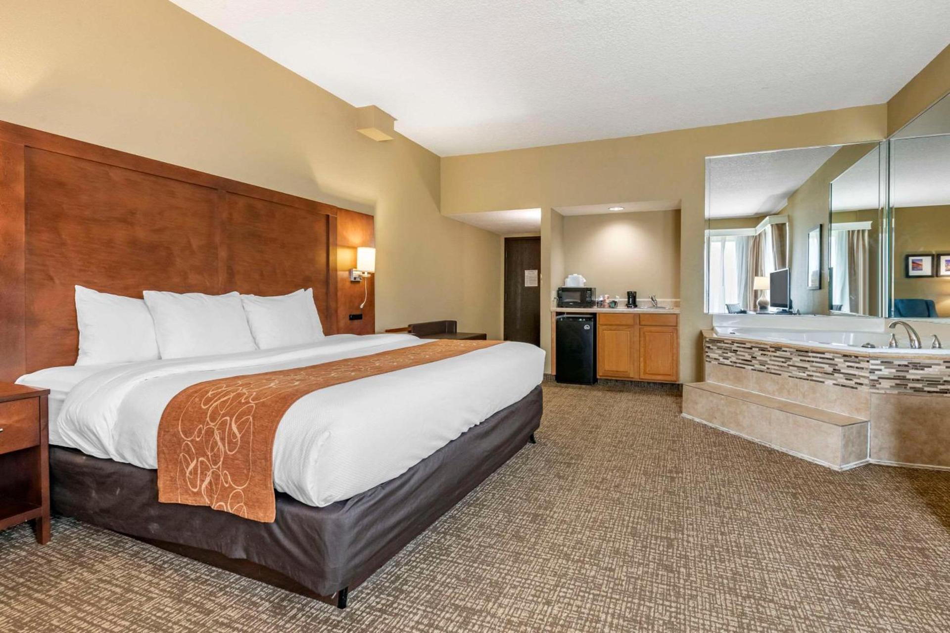 Comfort Suites Baymeadows Near Butler Blvd photo 10