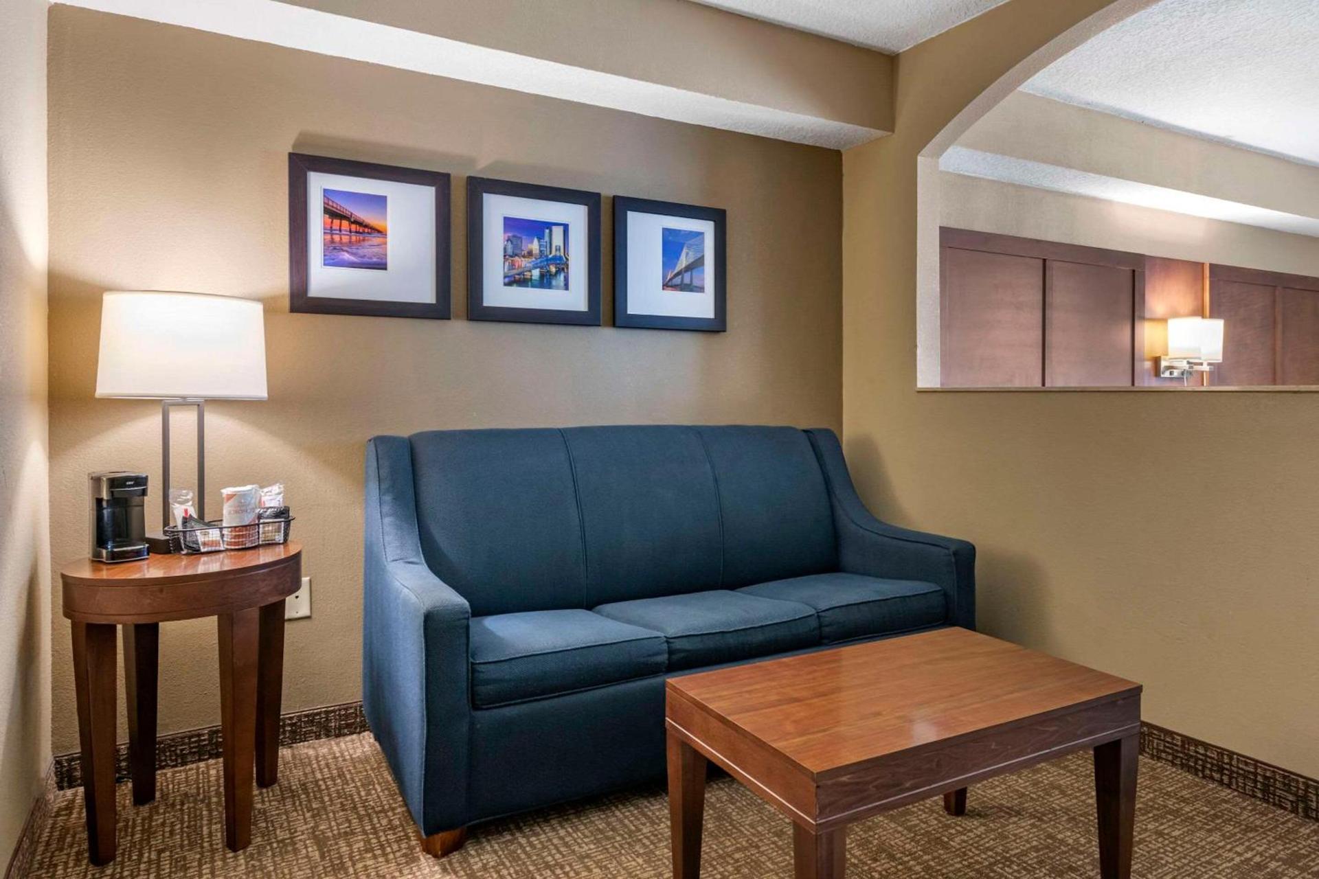 Comfort Suites Baymeadows Near Butler Blvd photo 19