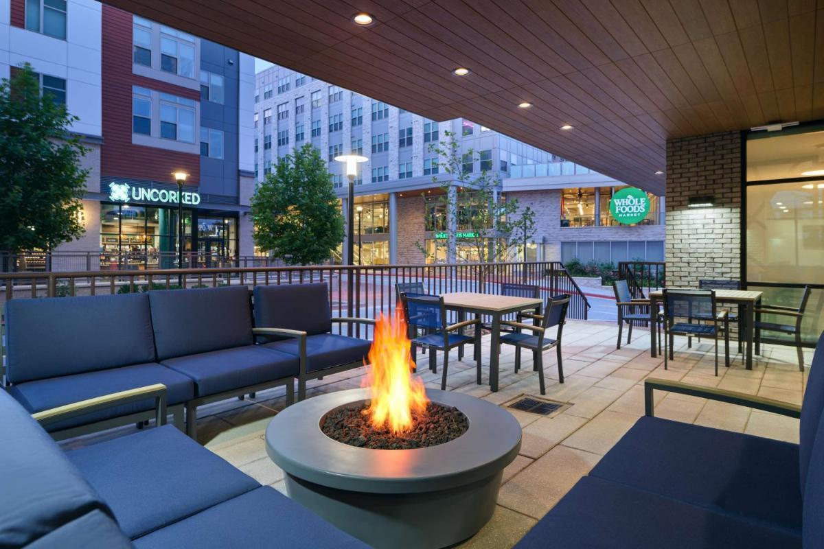 Hampton Inn Towson Downtown photo 3