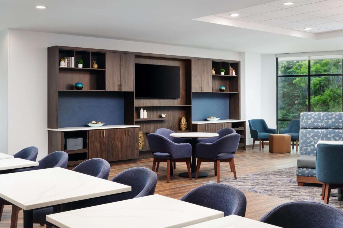 Hampton Inn Towson Downtown photo 12