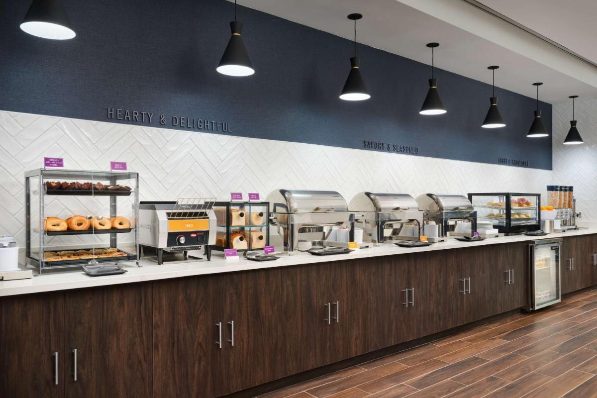 Hampton Inn Towson Downtown photo 17