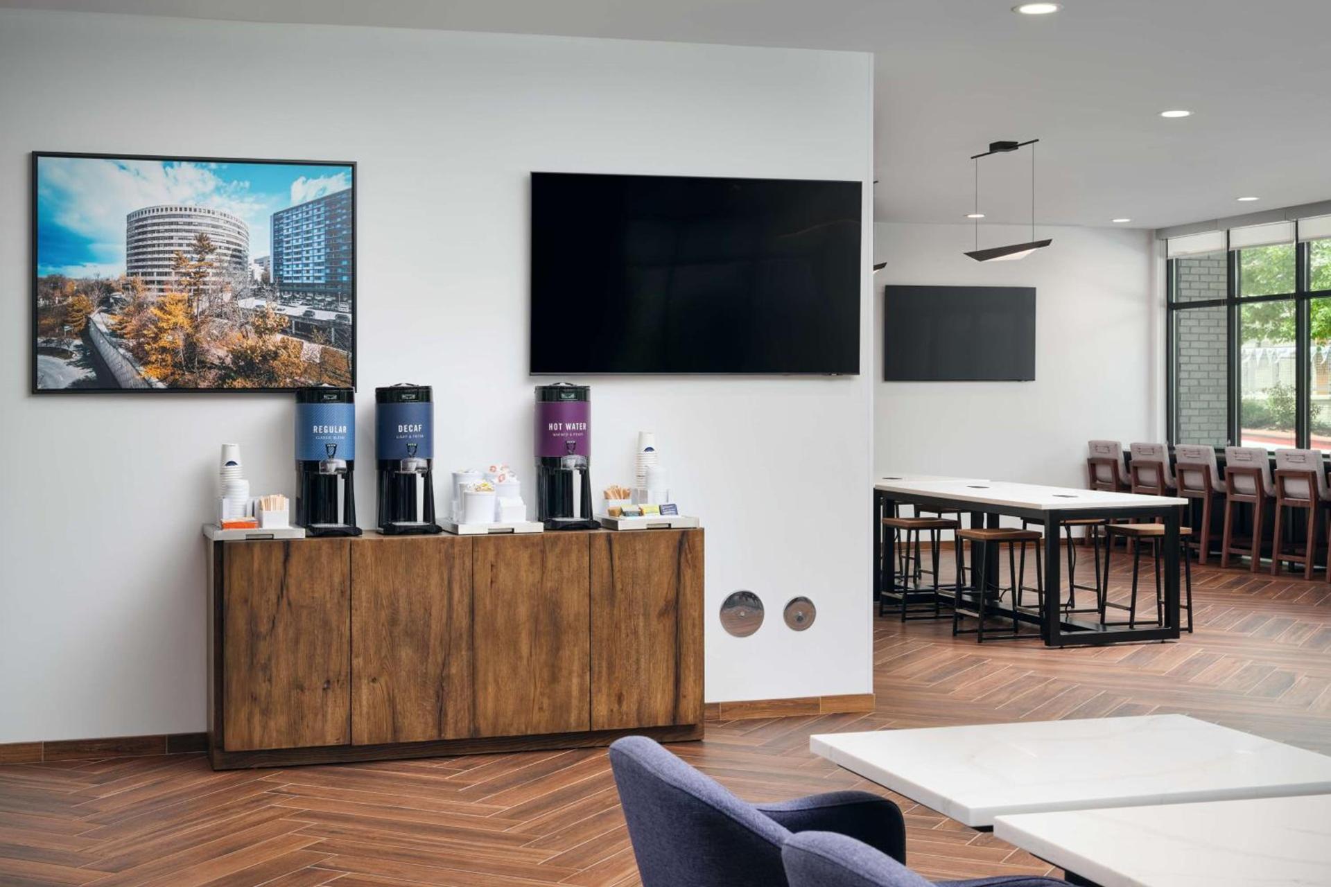 Hampton Inn Towson Downtown photo 19