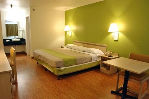 Motel 6-Redlands, CA photo 36