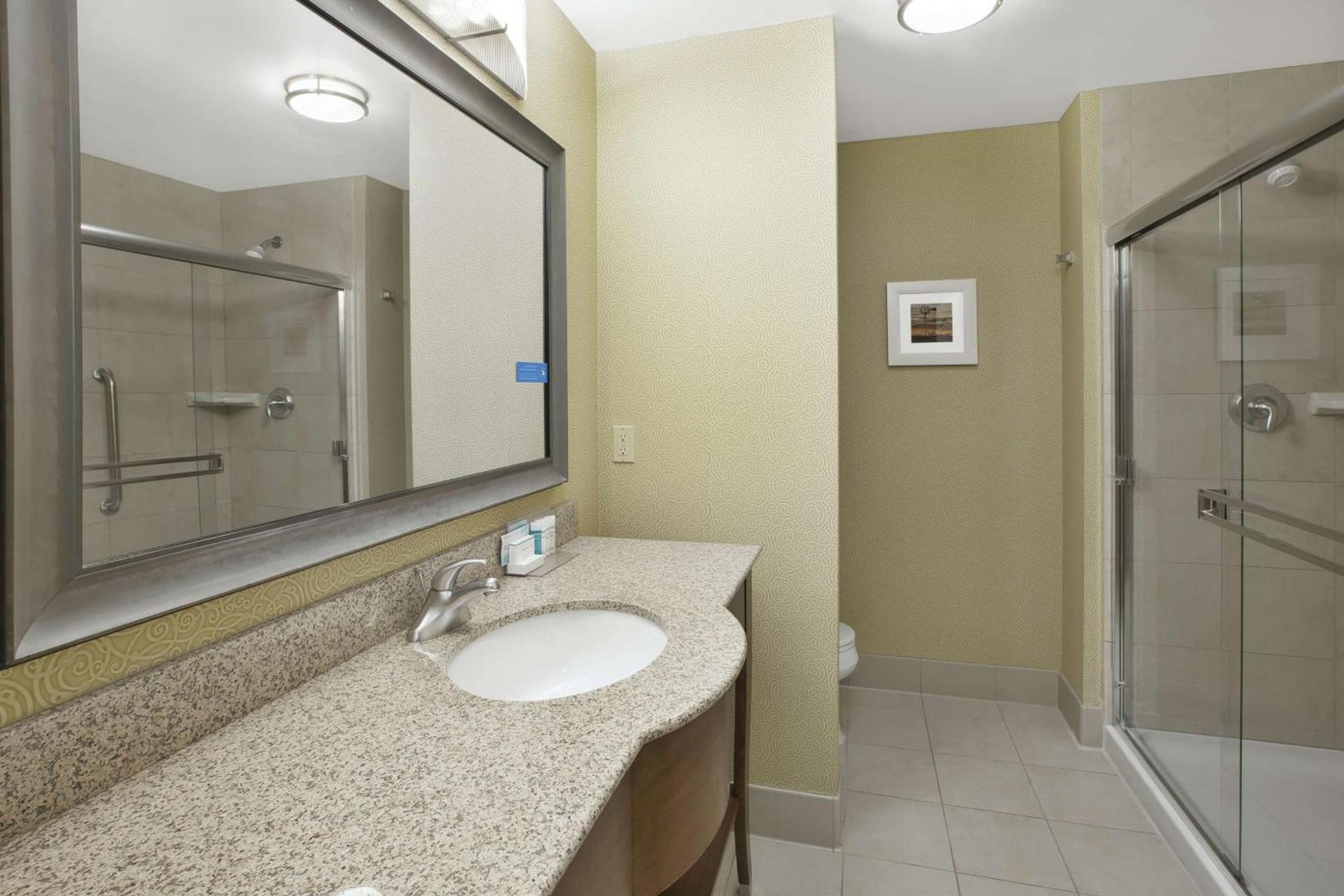Hampton Inn & Suites Wichita-Northeast photo 25