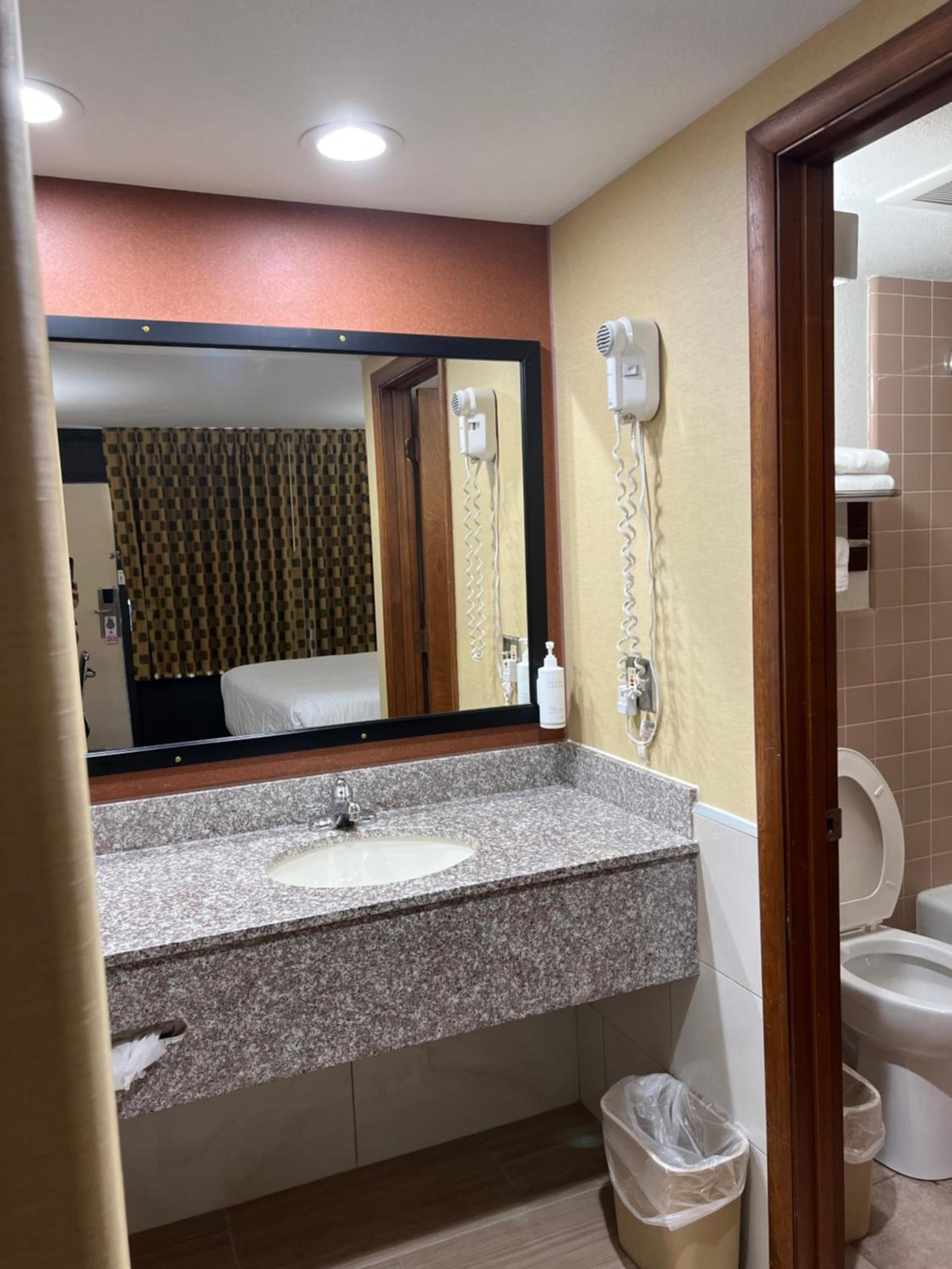 Serenity Inn Sweetwater photo 12