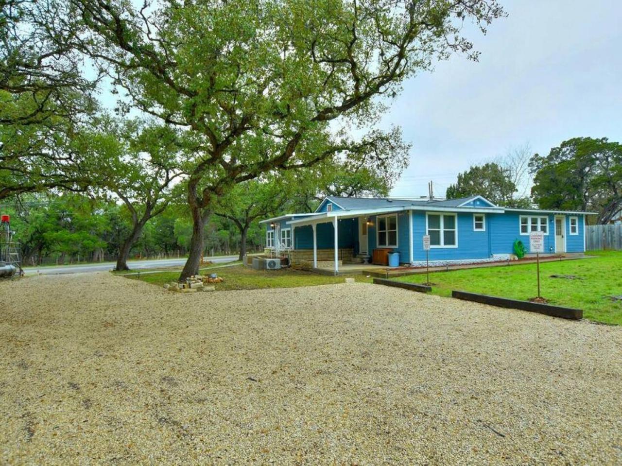 Downtown Studio 2 at Beer Ranch Project Inn — hotel in Wimberley