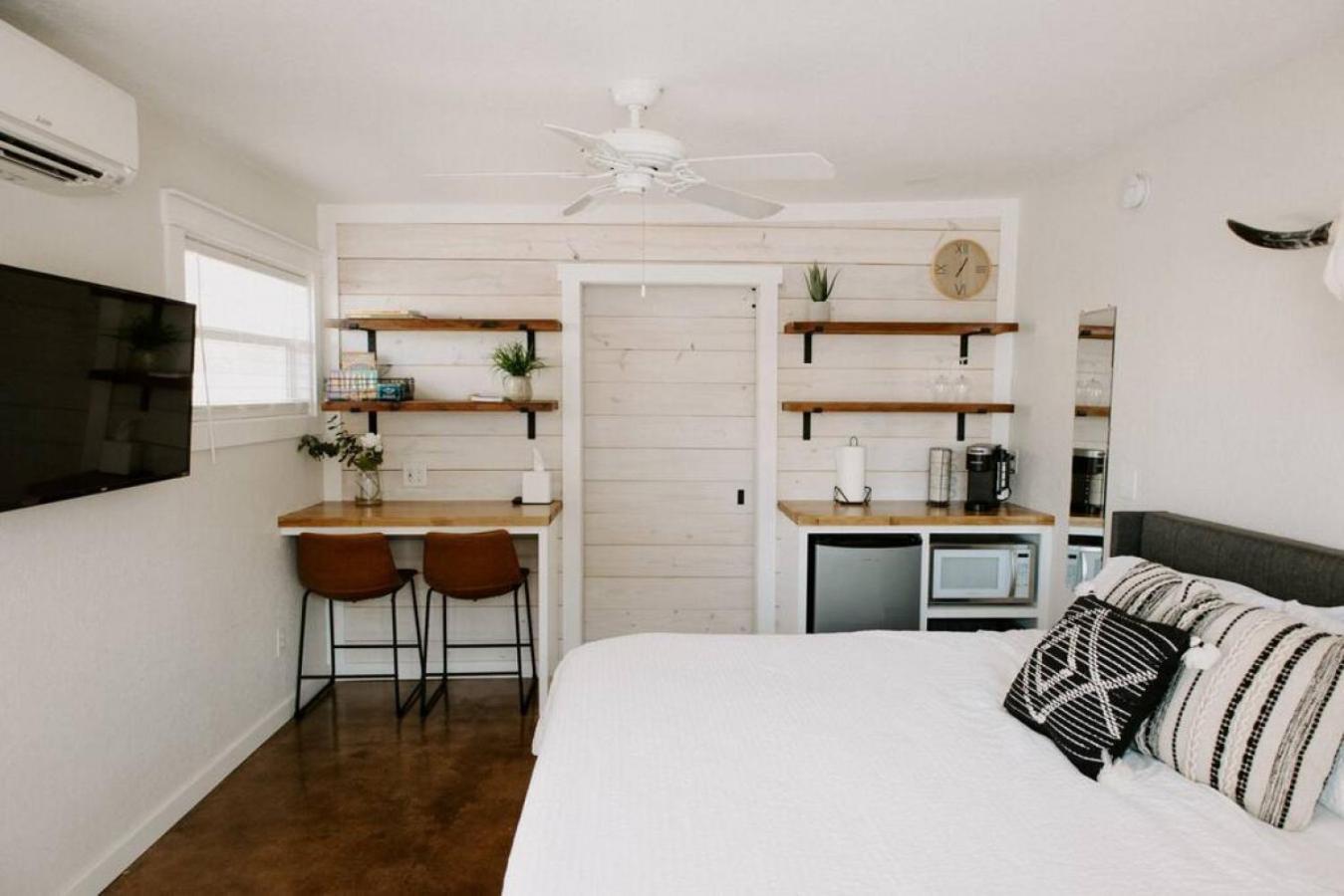 Downtown Studio 3 at Beer Ranch Project Inn photo 16