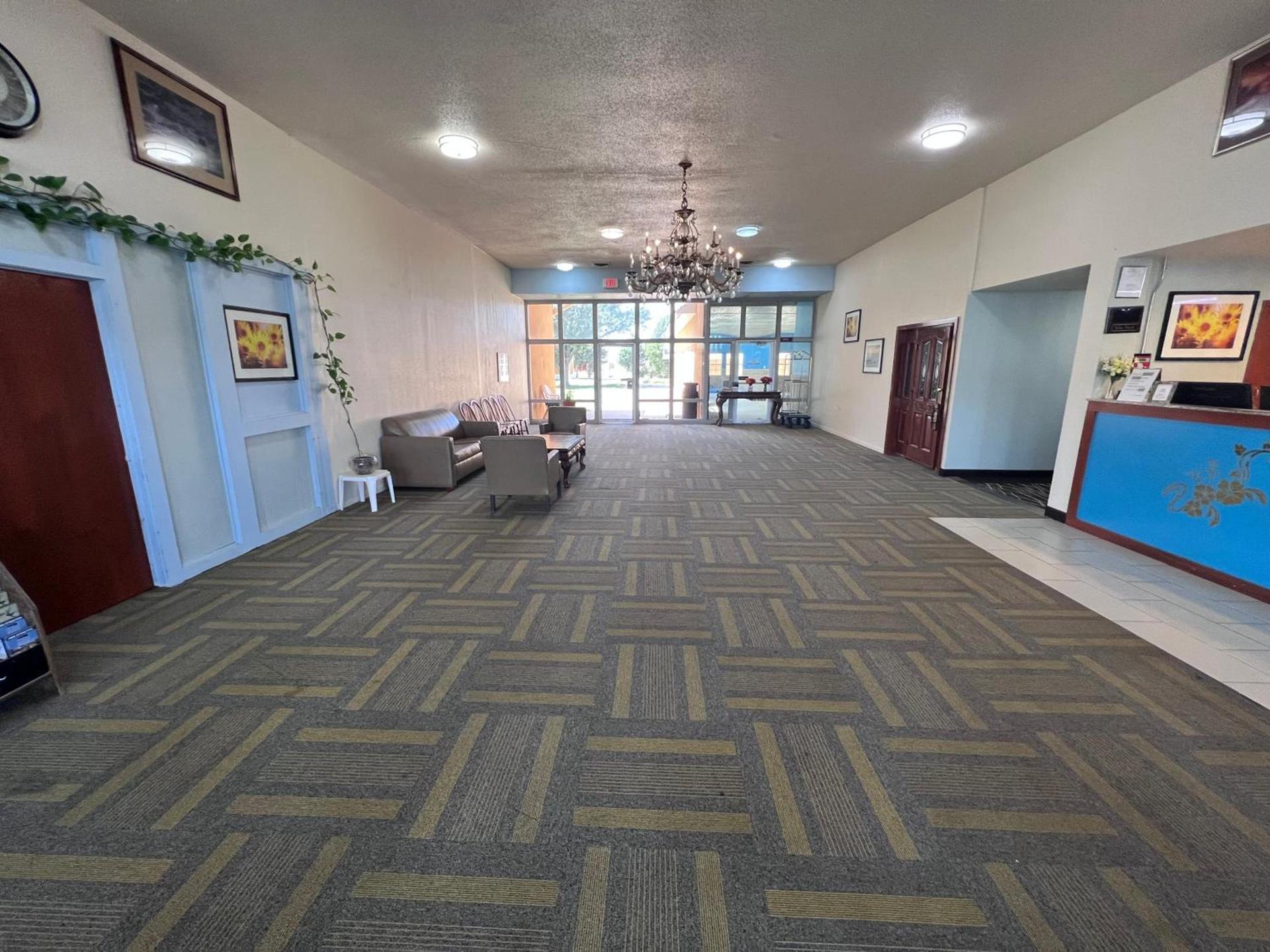 Colby Inn and Suites photo 8