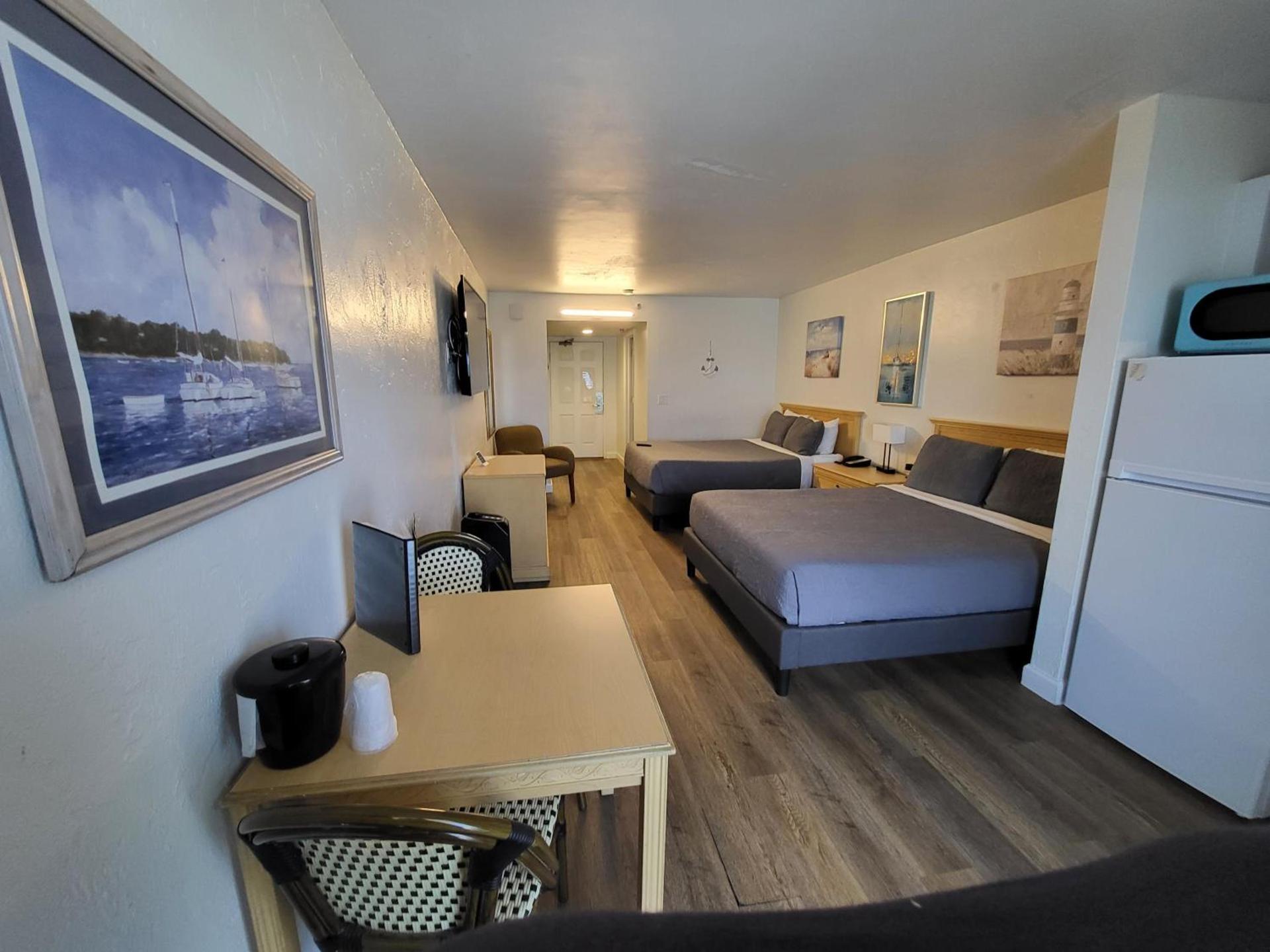 Beachside Hotel photo 48