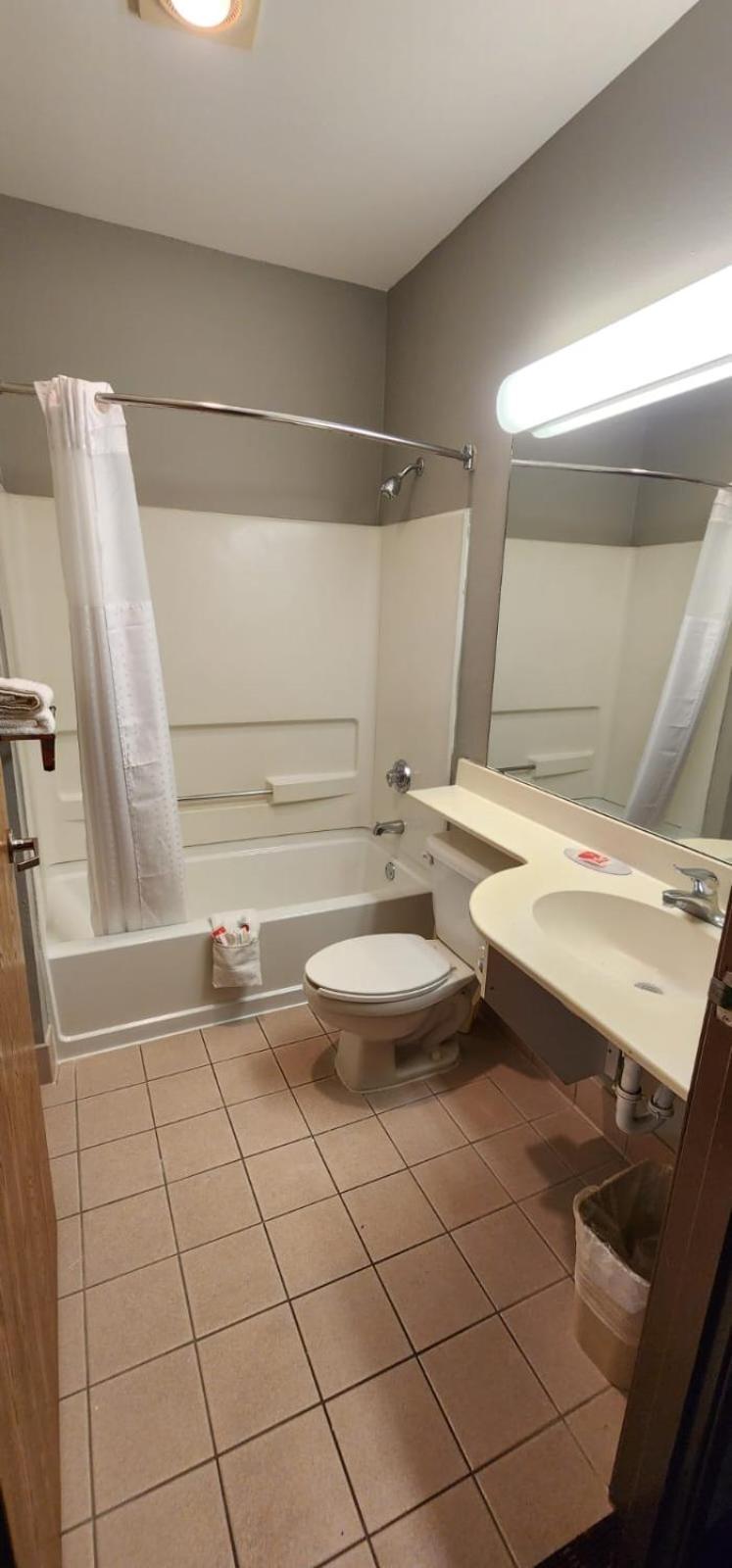 Econo Lodge Inn & Suites Mesquite - Dallas East photo 72