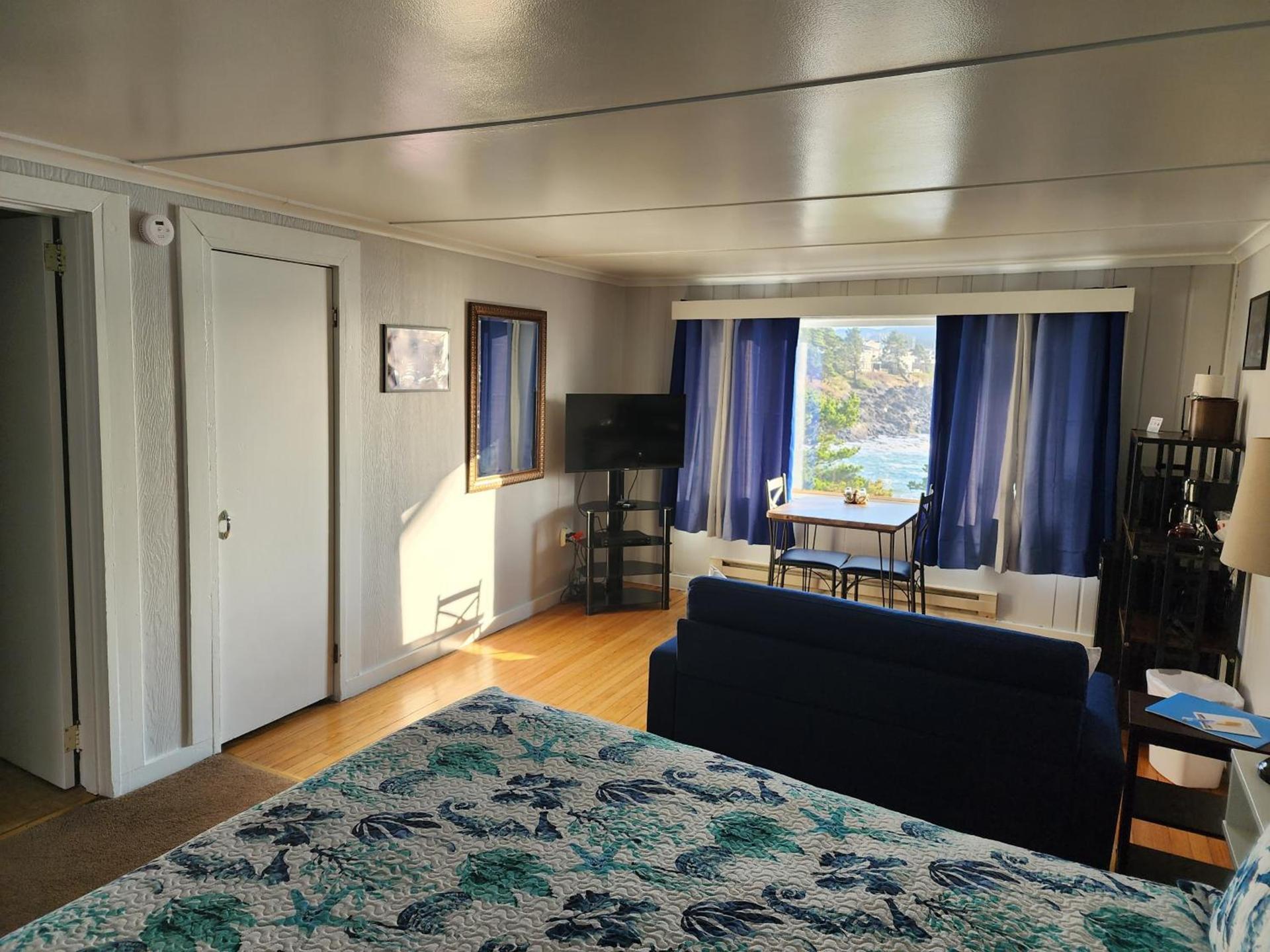 Inn at Arch Rock photo 90