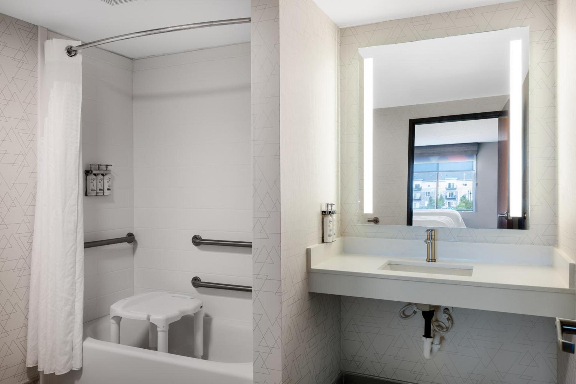 Holiday Inn Express Rochester South - Mayo Area by IHG photo 2