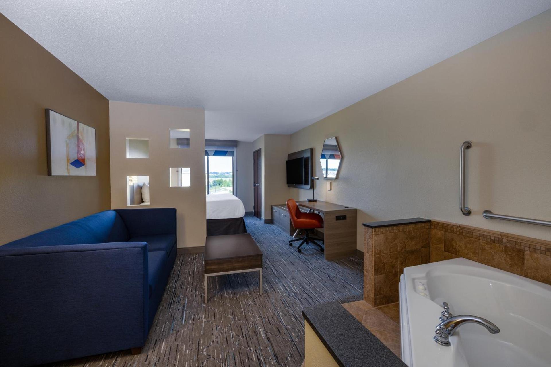 Holiday Inn Express Rochester South - Mayo Area by IHG photo 15