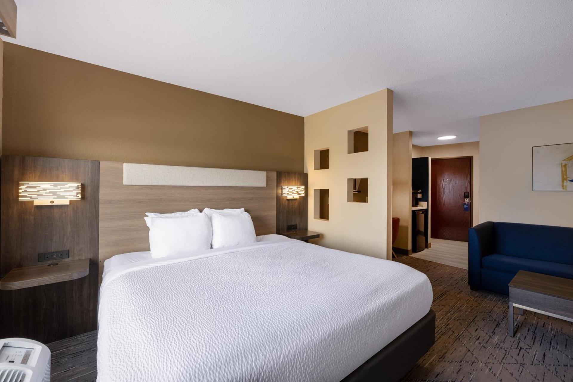 Holiday Inn Express Rochester South - Mayo Area by IHG photo 24