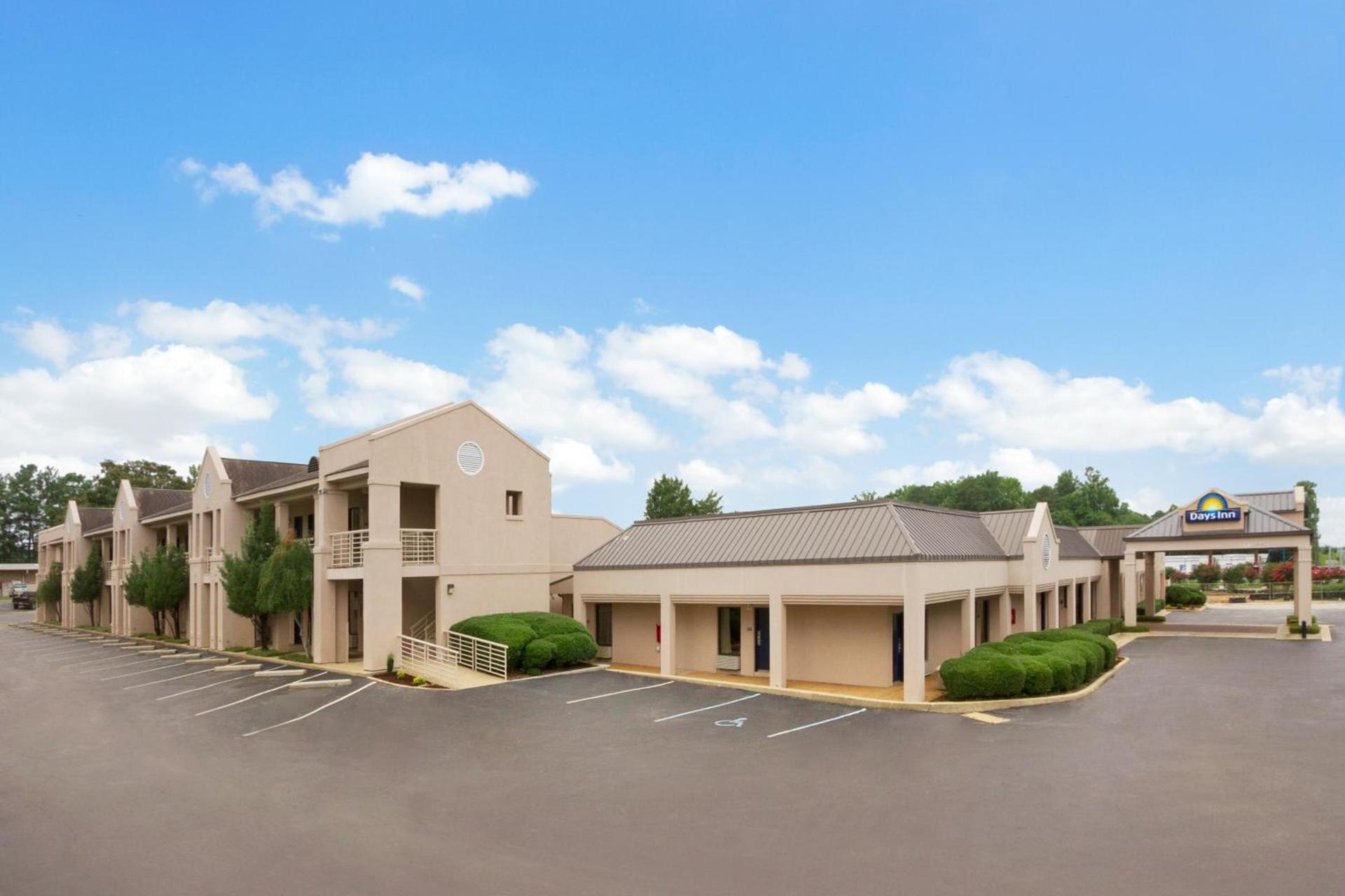 Days Inn by Wyndham Alexander City photo 19