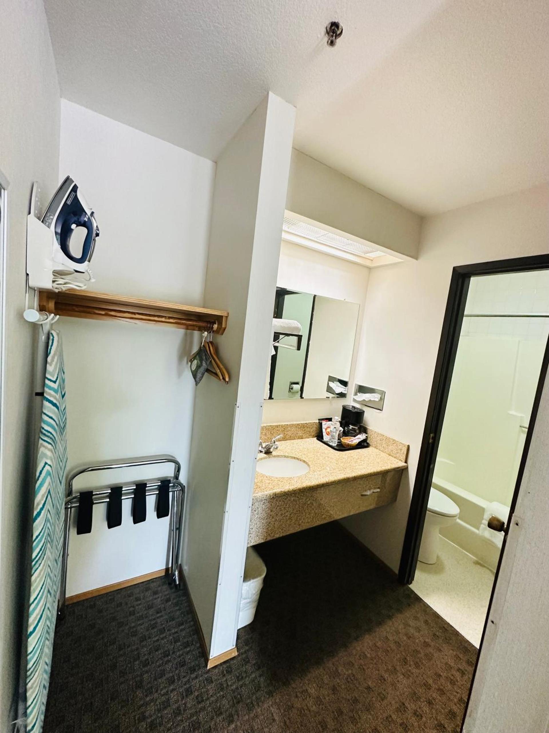 Timberland Inn & Suites photo 23
