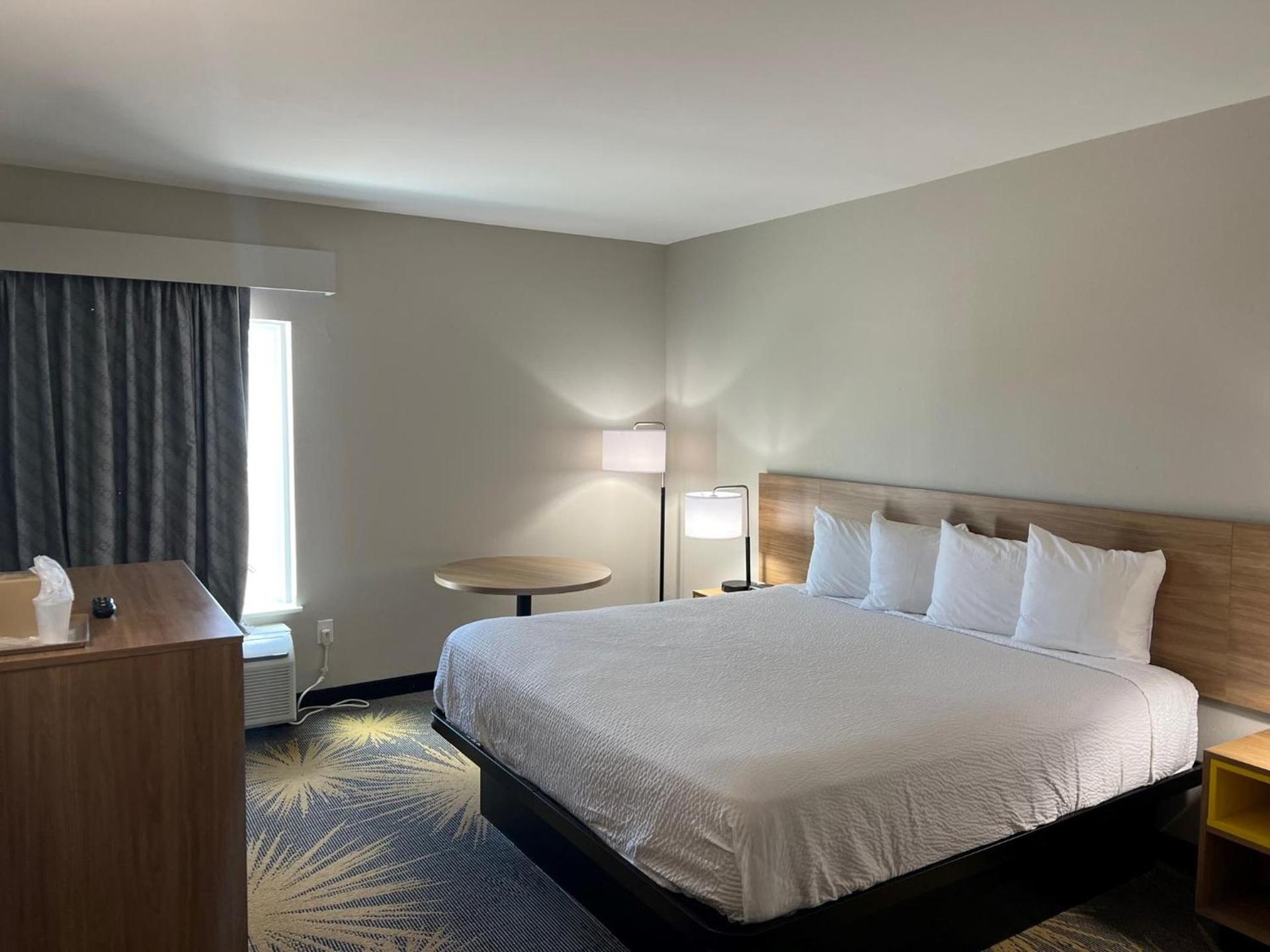 Days Inn by Wyndham LaPlace- New Orleans photo 25