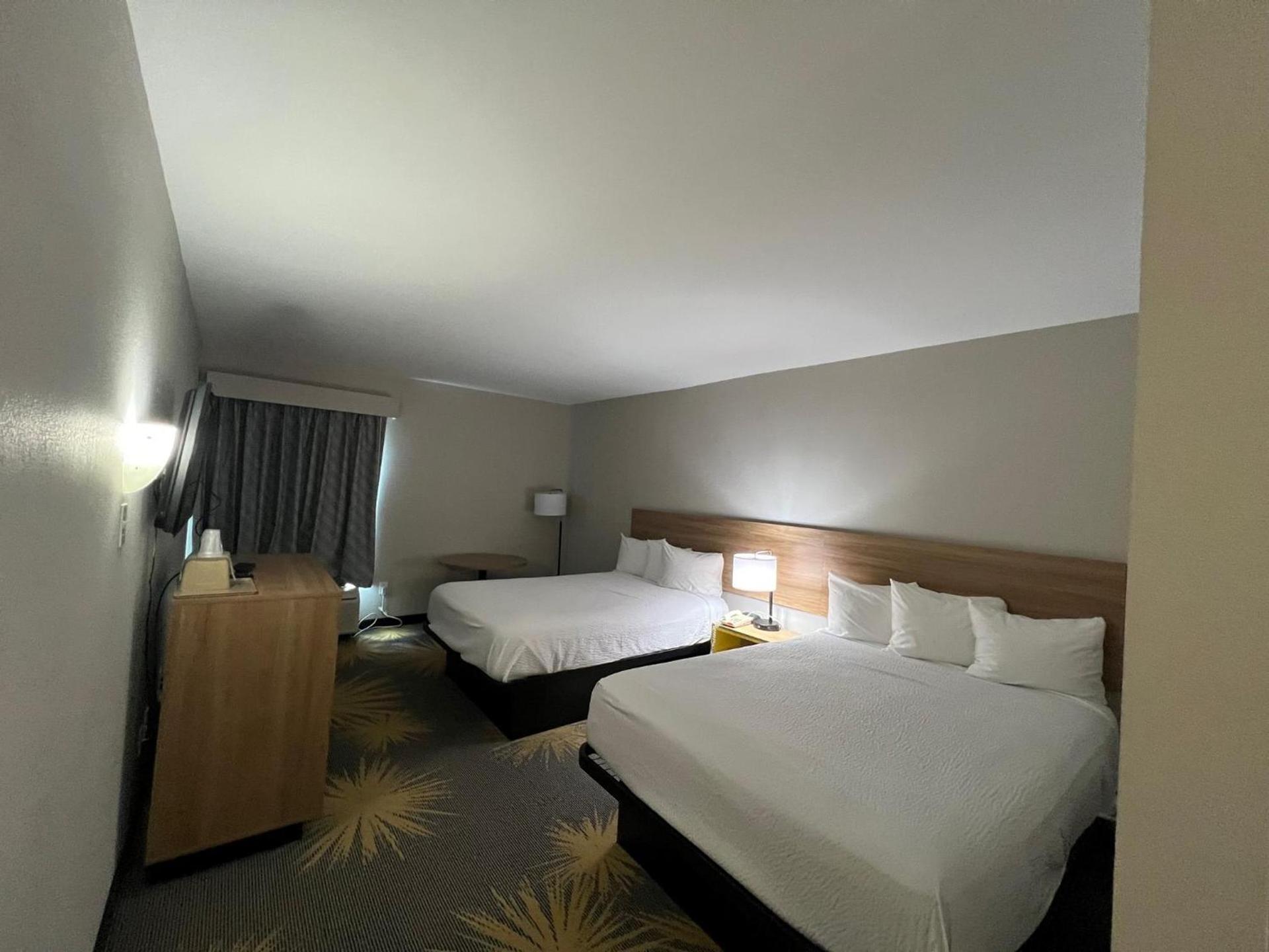 Days Inn by Wyndham LaPlace- New Orleans photo 34