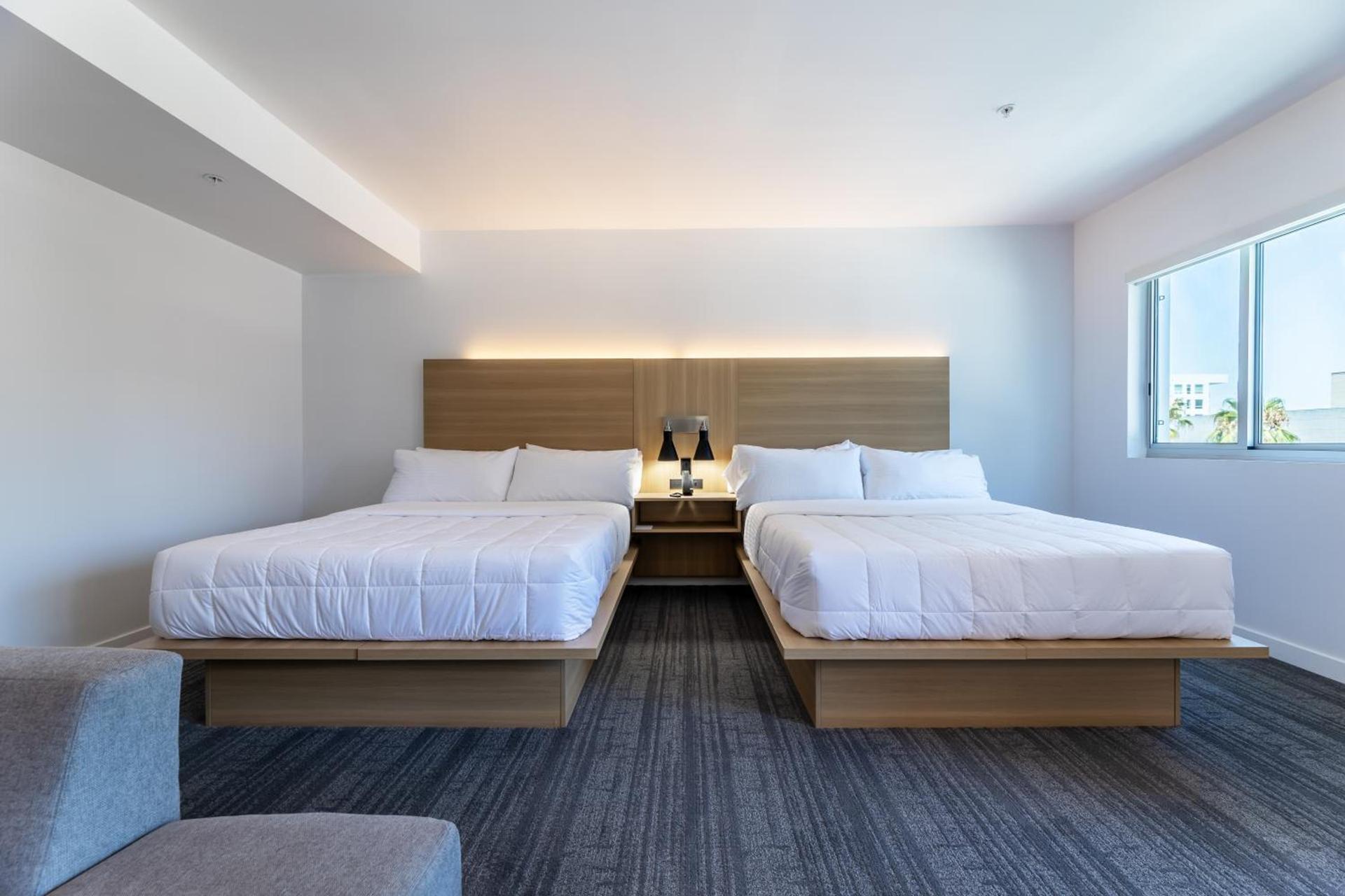Hotel Mai Downtown Long Beach photo 10