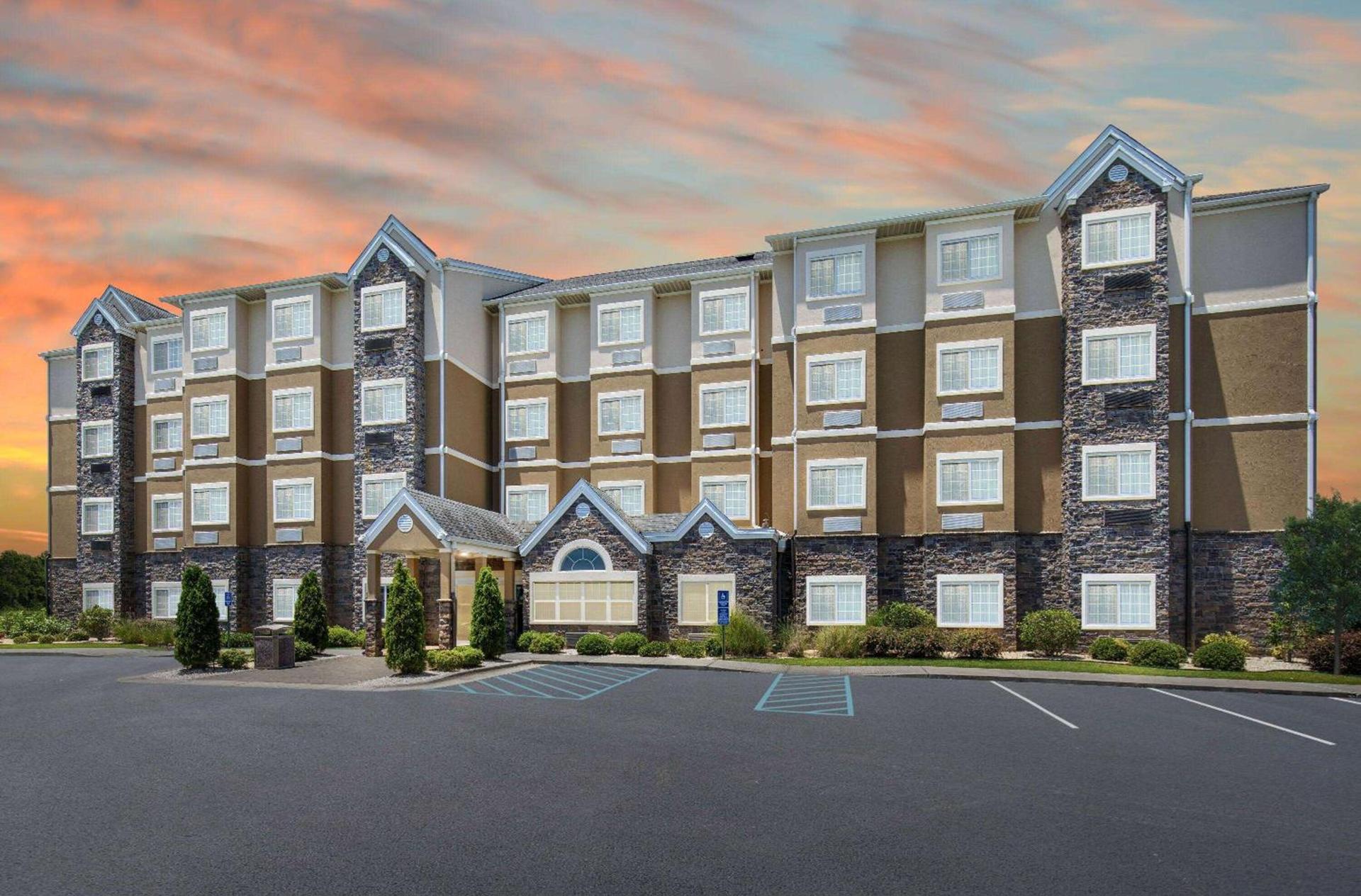 Microtel Inn and Suites by Wyndham photo 3