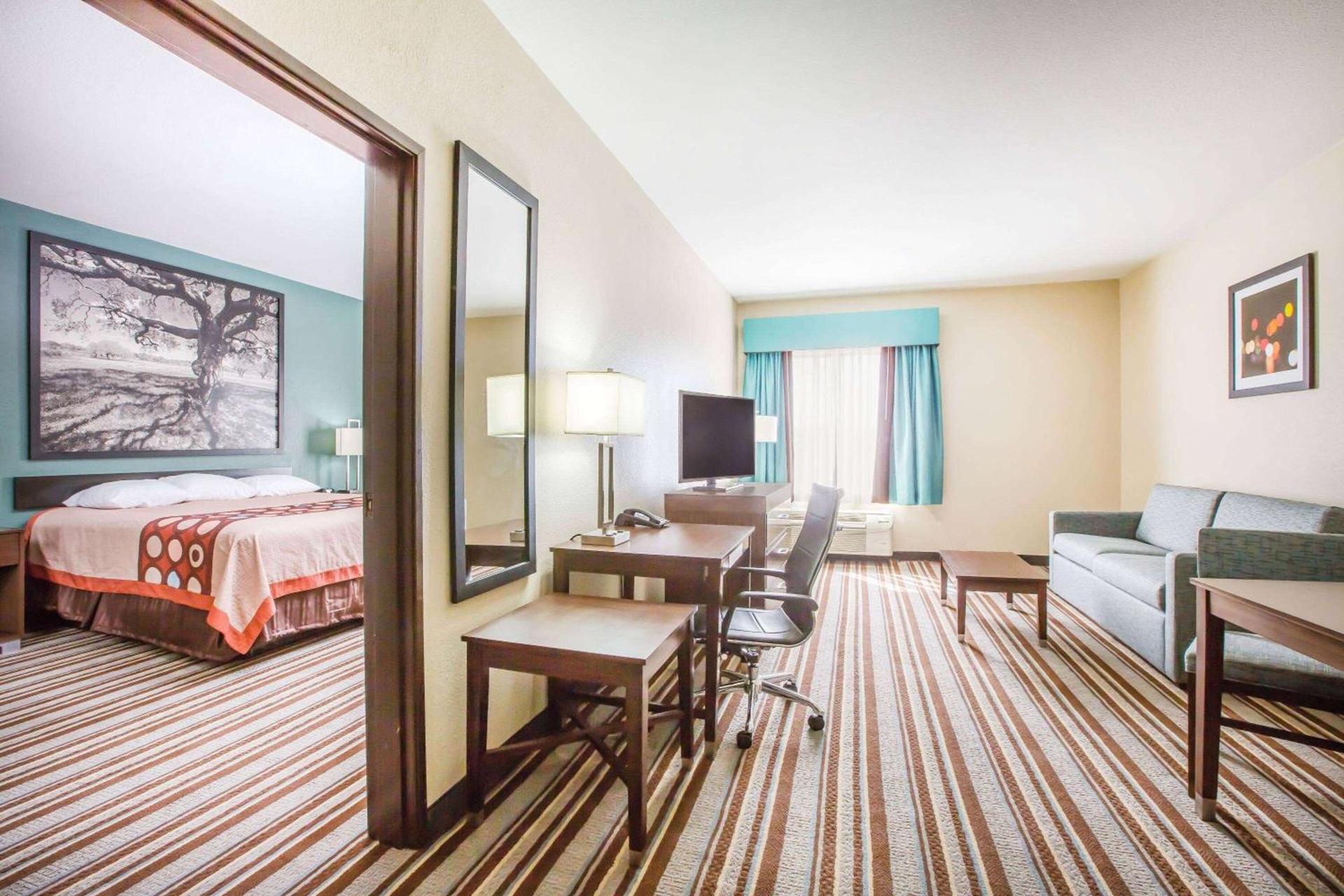 Super 8 by Wyndham Port Arthur/Nederland Area photo 12