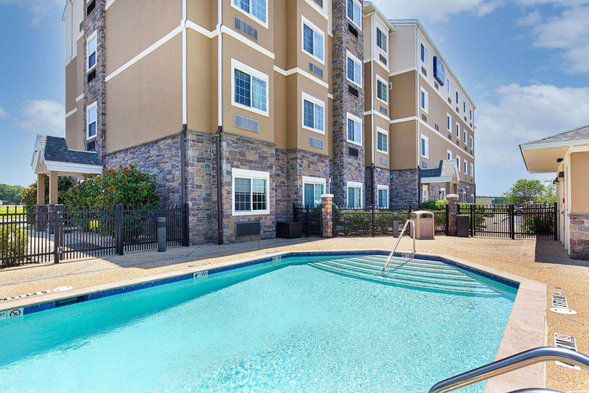 Microtel Inn and Suites by Wyndham photo 4