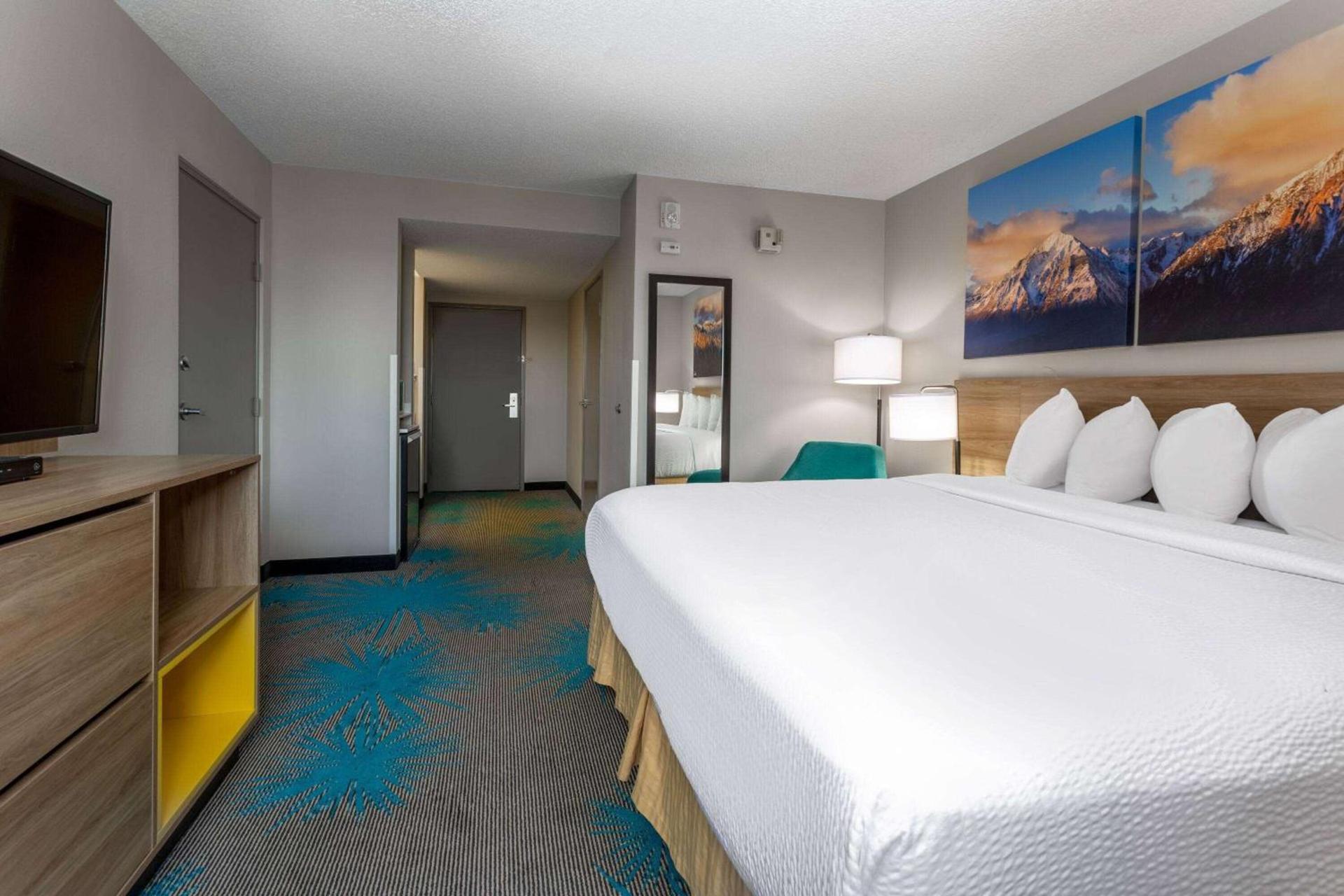 Days Inn & Suites by Wyndham Denver International Airport photo 15