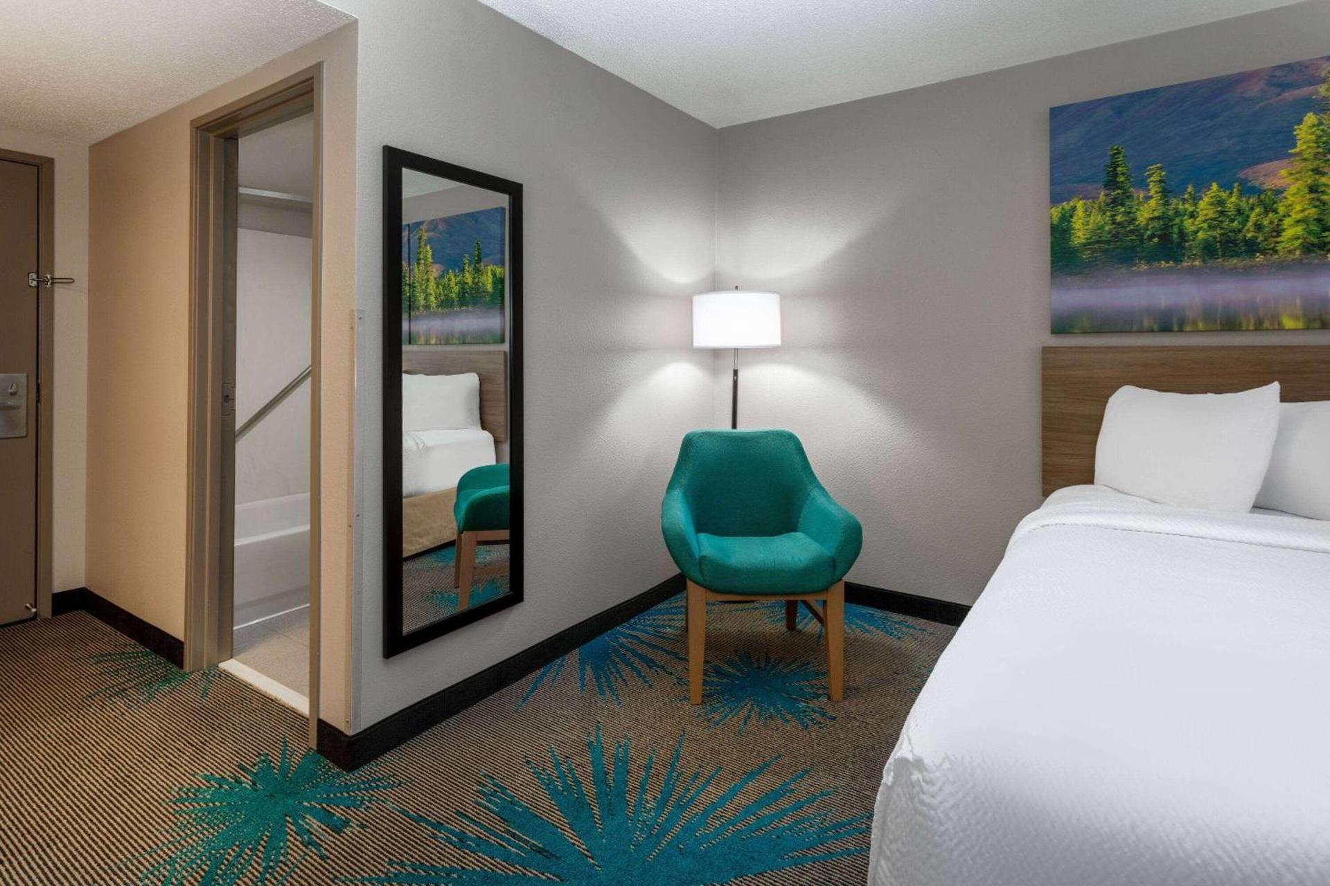 Days Inn & Suites by Wyndham Denver International Airport photo 22