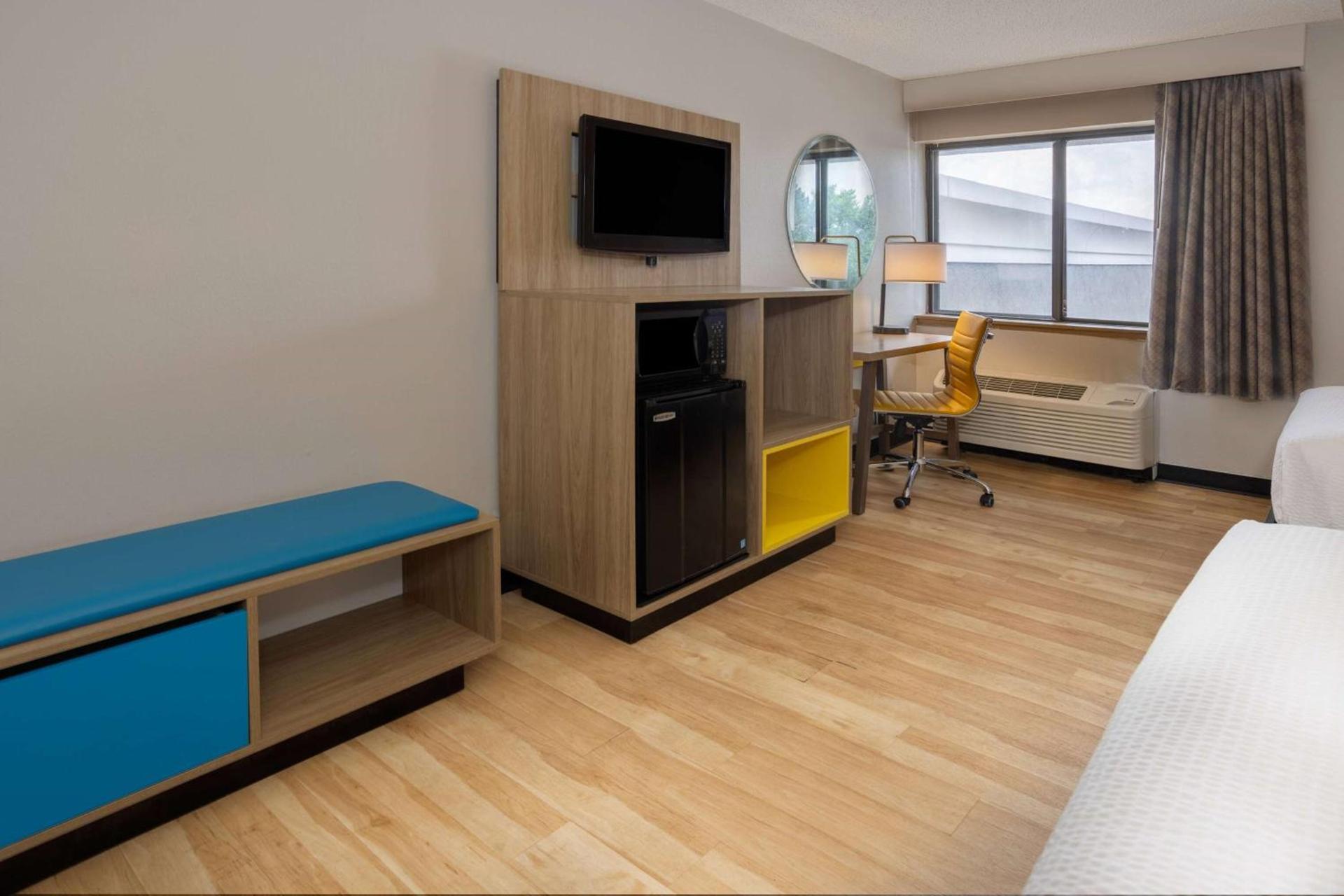 Days Inn by Wyndham Pleasant Prairie Kenosha photo 16