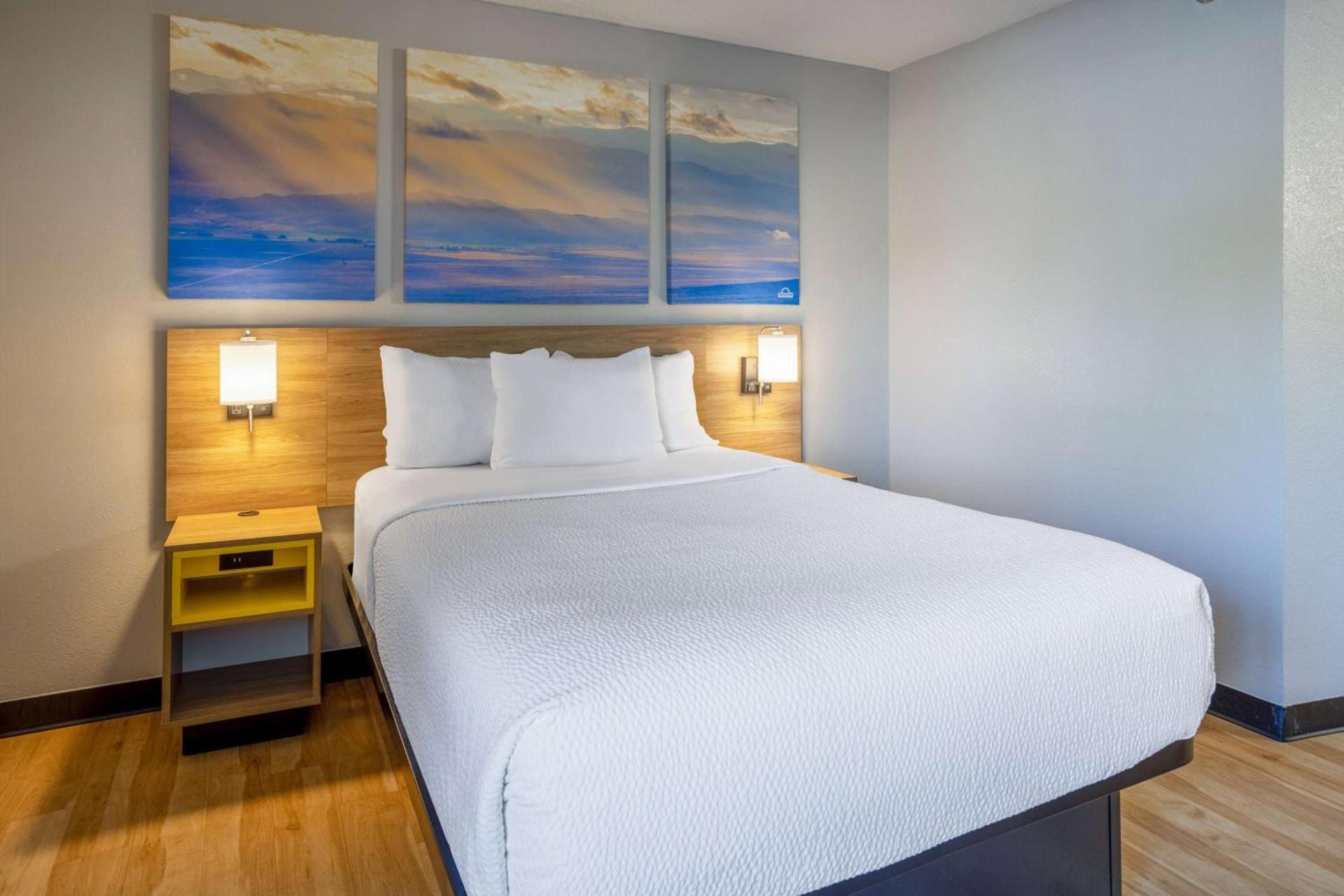 Days Inn by Wyndham Pleasant Prairie Kenosha photo 21