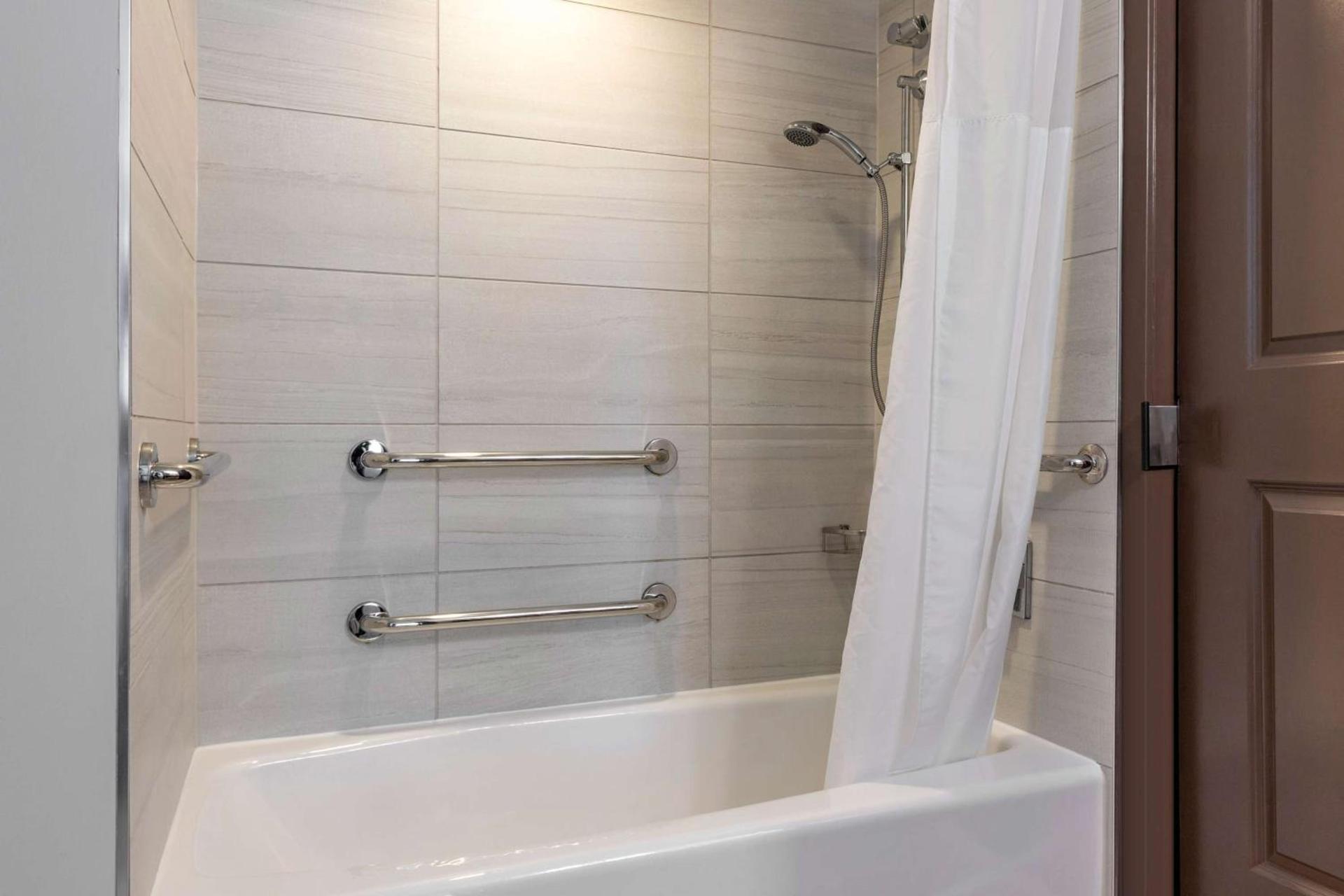 Hilton Vacation Club Oceanaire Virginia Beach photo 24